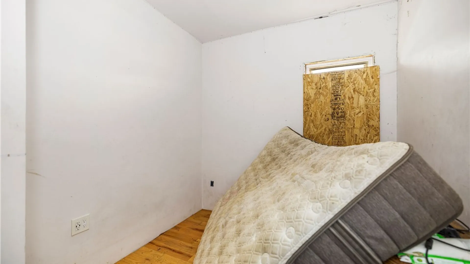 Property at 919 Cedar Avenue, Niagara Falls, NY 14301 13