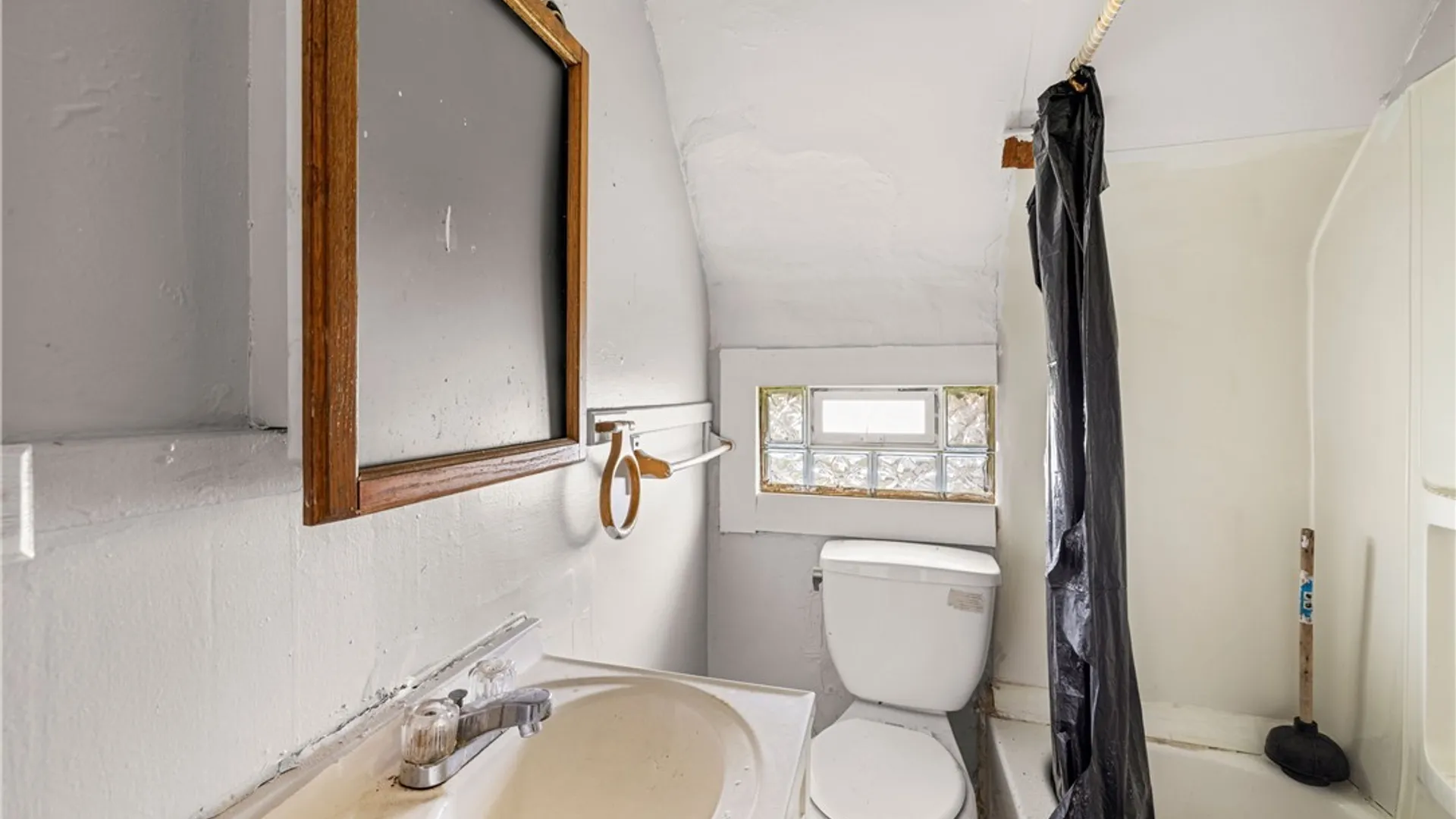 Property at 608 20th Street, Niagara Falls, NY 14301 15