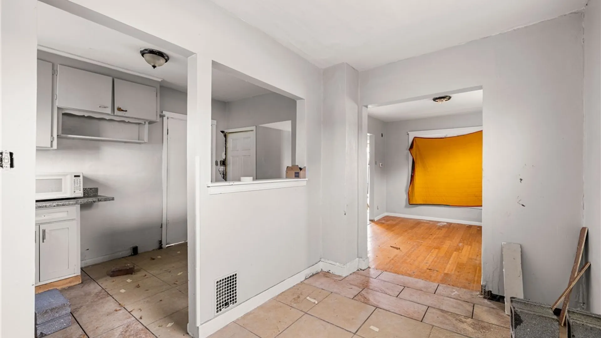 Property at 608 20th Street, Niagara Falls, NY 14301 4