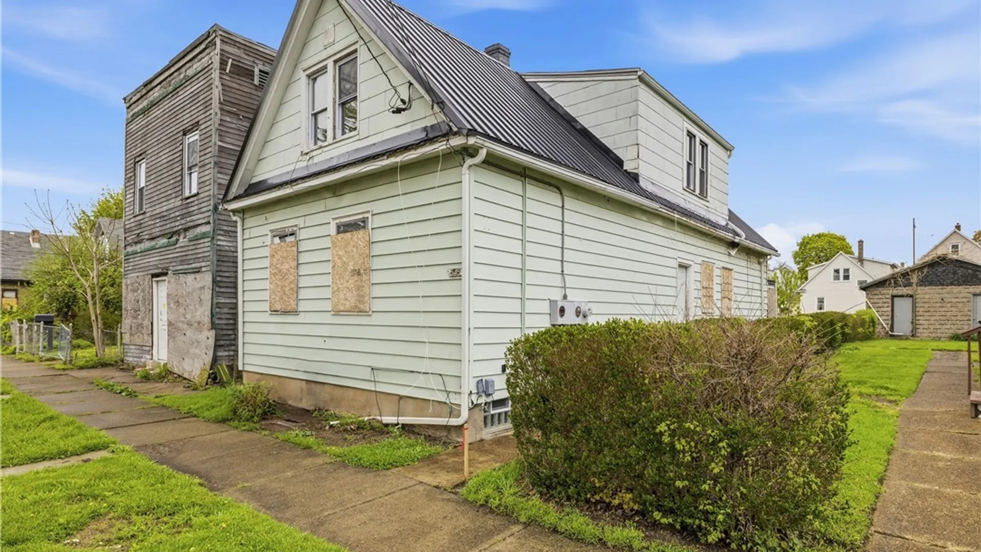 Property at 545 20th Street, Niagara Falls, NY 14301 2