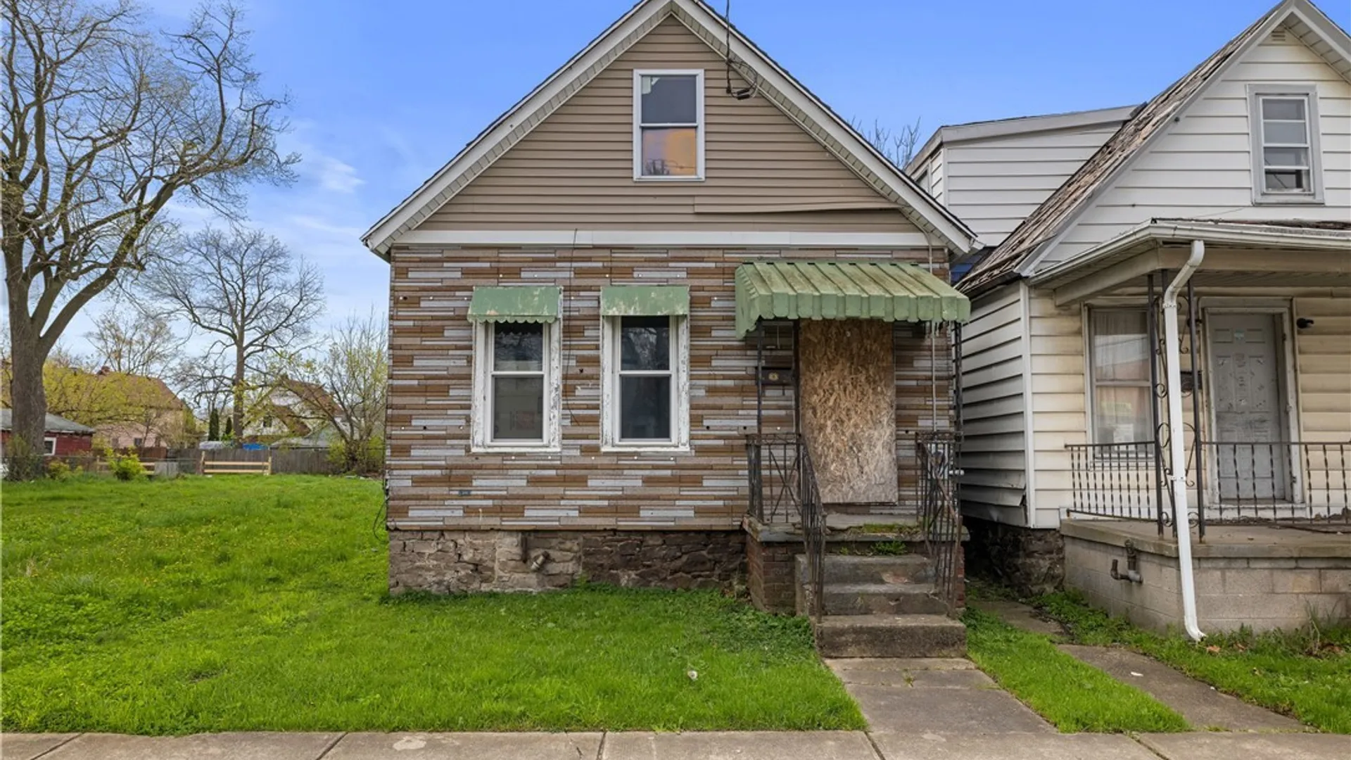 Property at 1117 Pierce Avenue, Niagara Falls, NY 14301 2