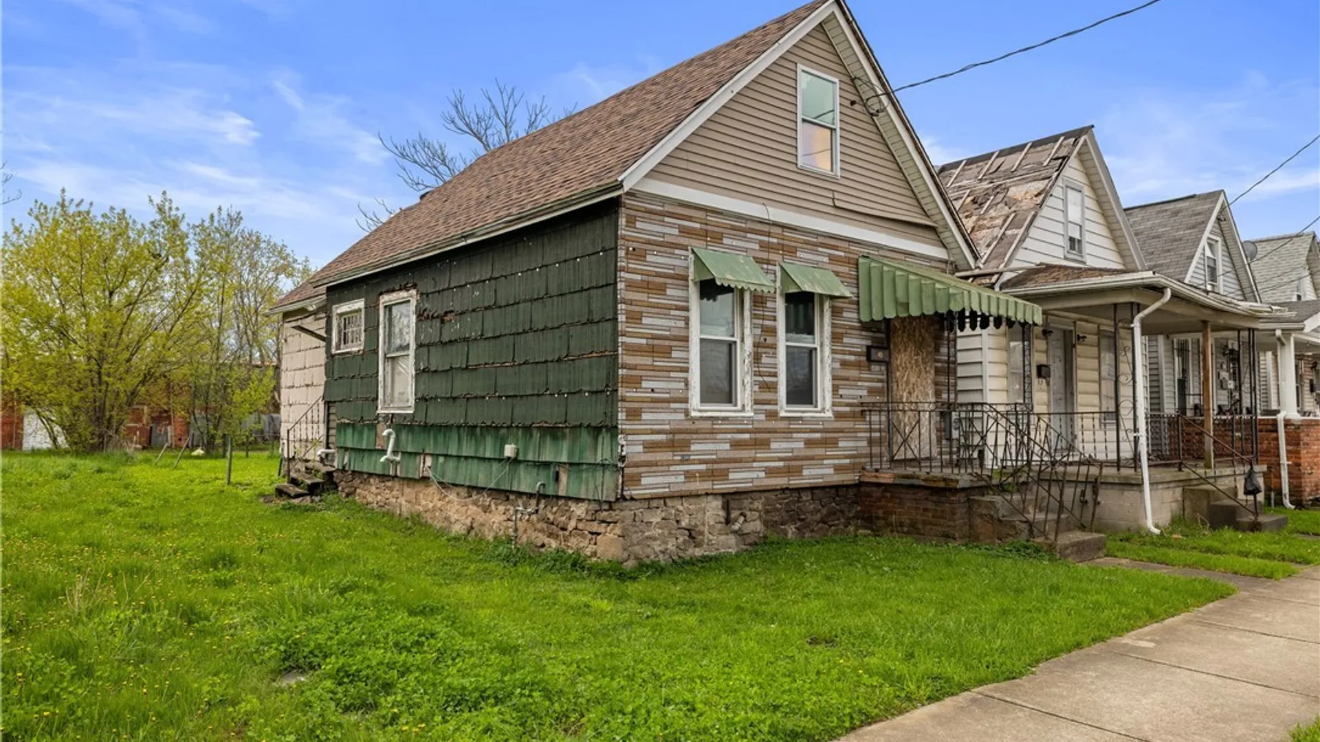 Property at 1117 Pierce Avenue, Niagara Falls, NY 14301 3