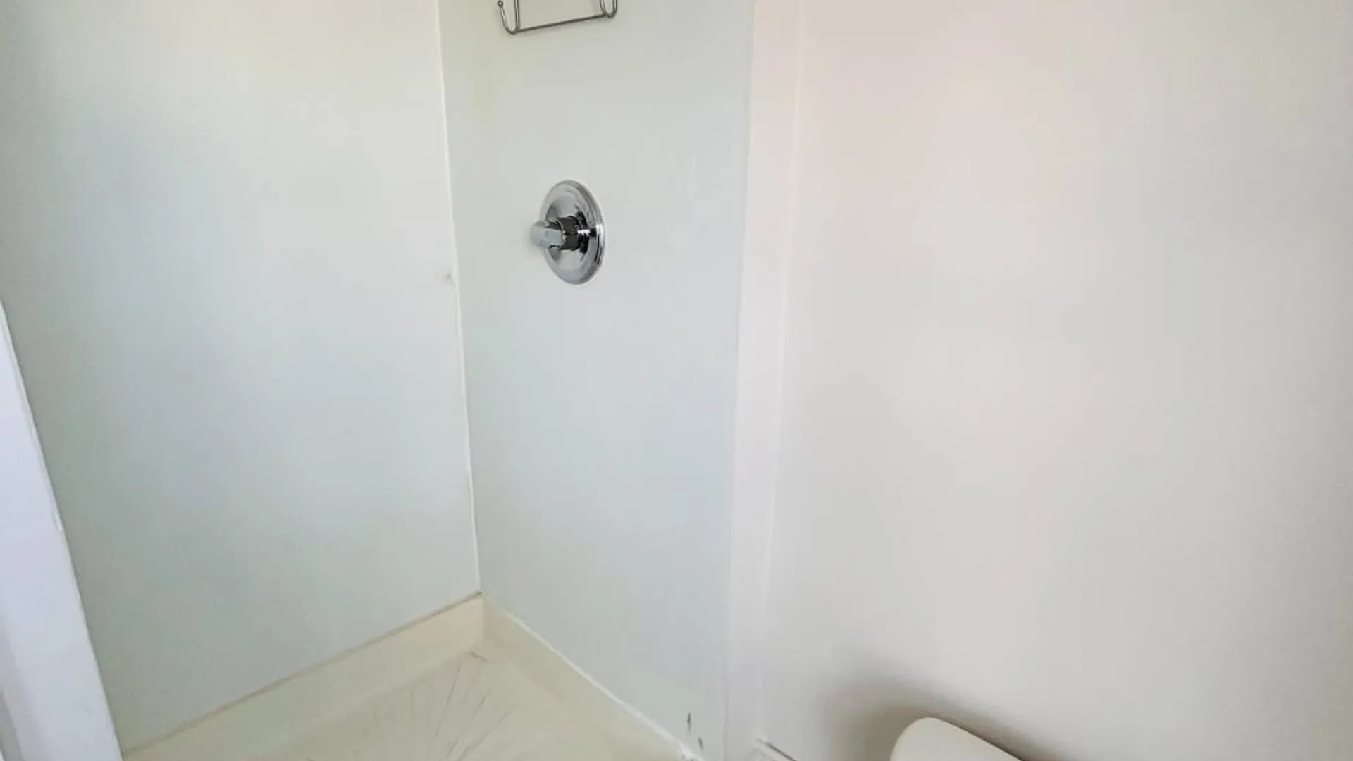 Property at 14 1 St, Glen Cove, NY 11542 12