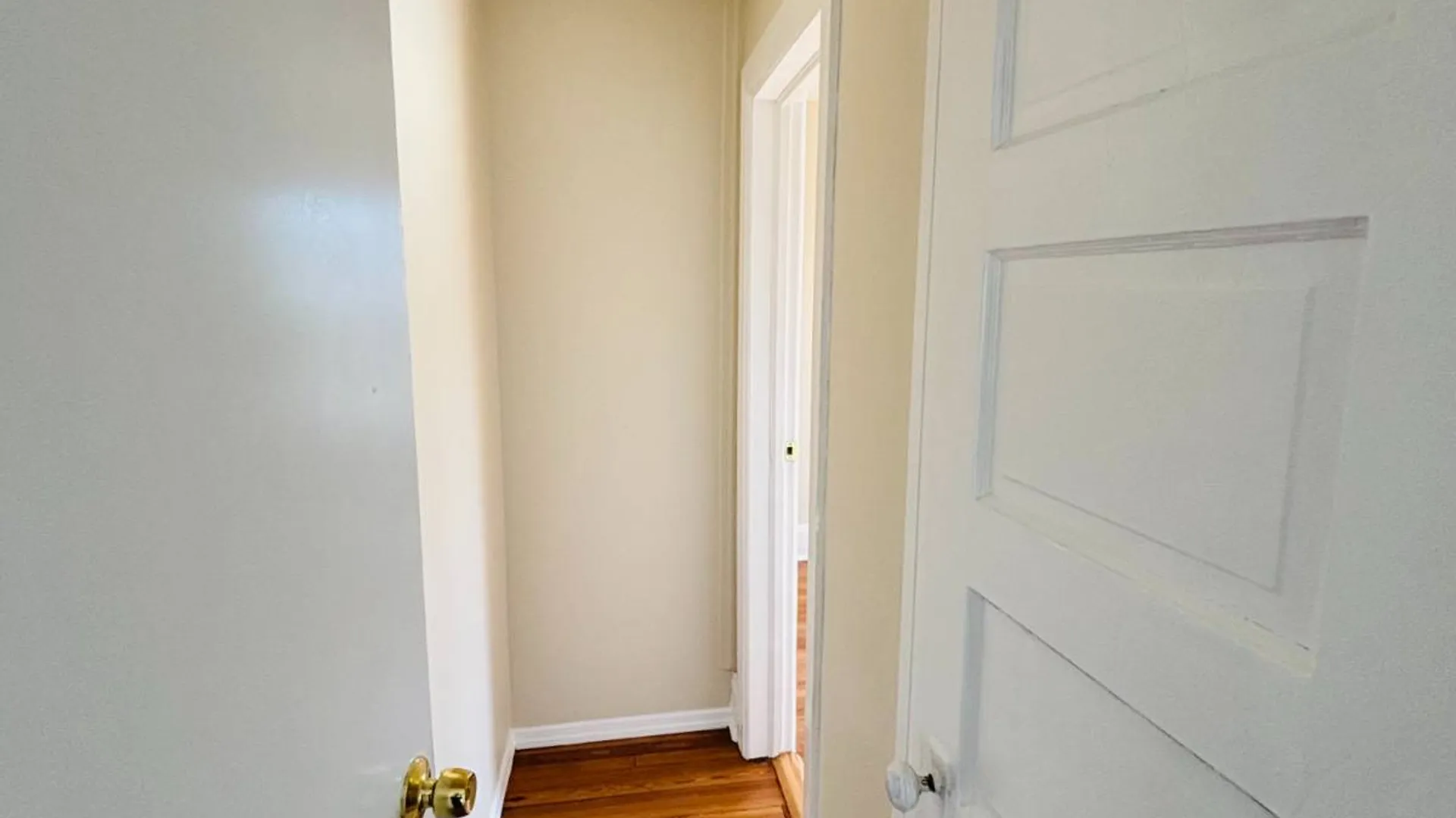 Property at 14 1 St, Glen Cove, NY 11542 14