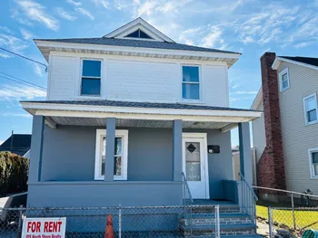 Property at 14 1 St, Glen Cove, NY 11542