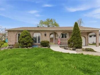 Property at 18 Idlewood Drive, Tonawanda, NY 14150