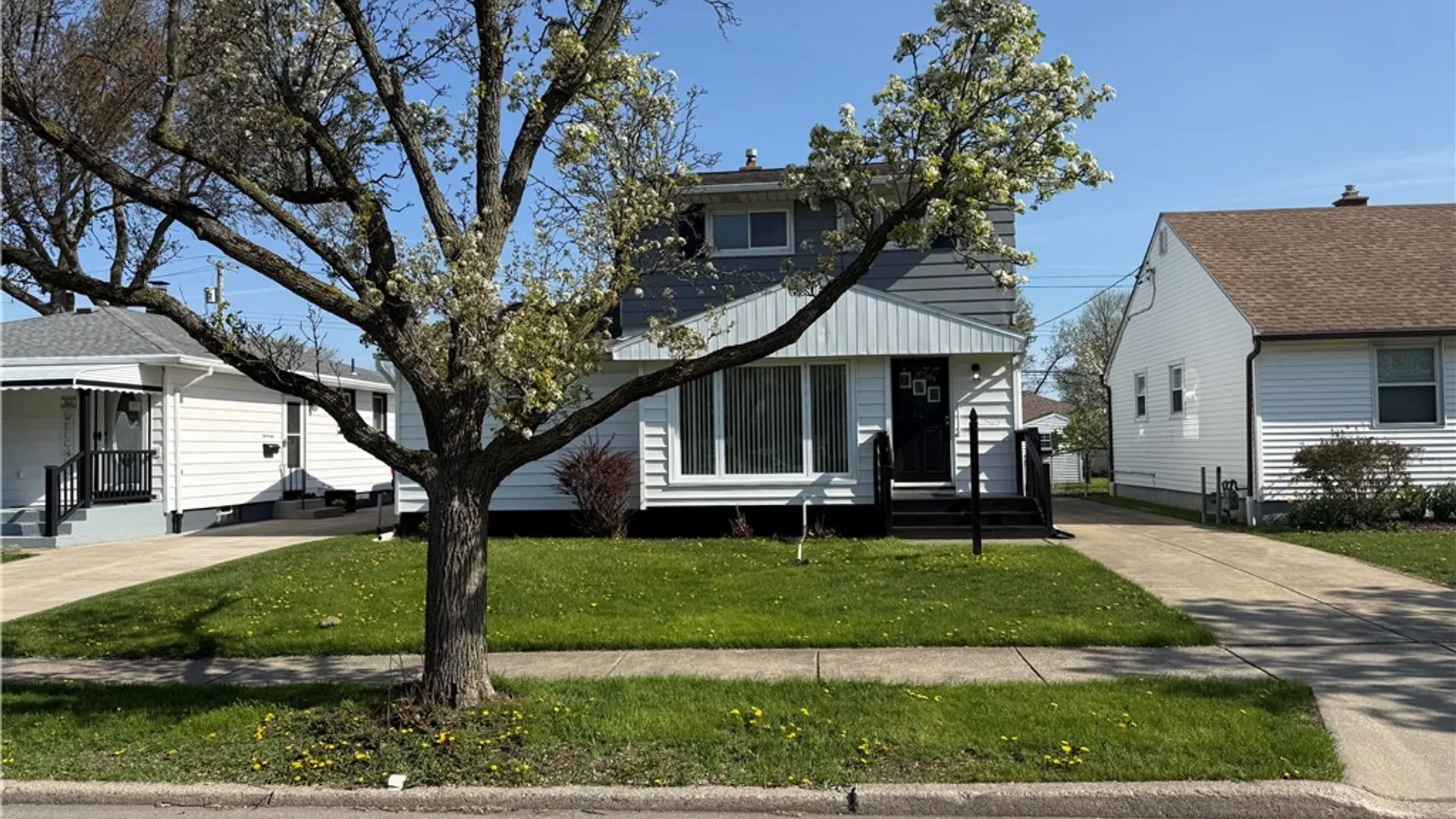 Property at 364 Cleveland Drive, Tonawanda, NY 14223 2