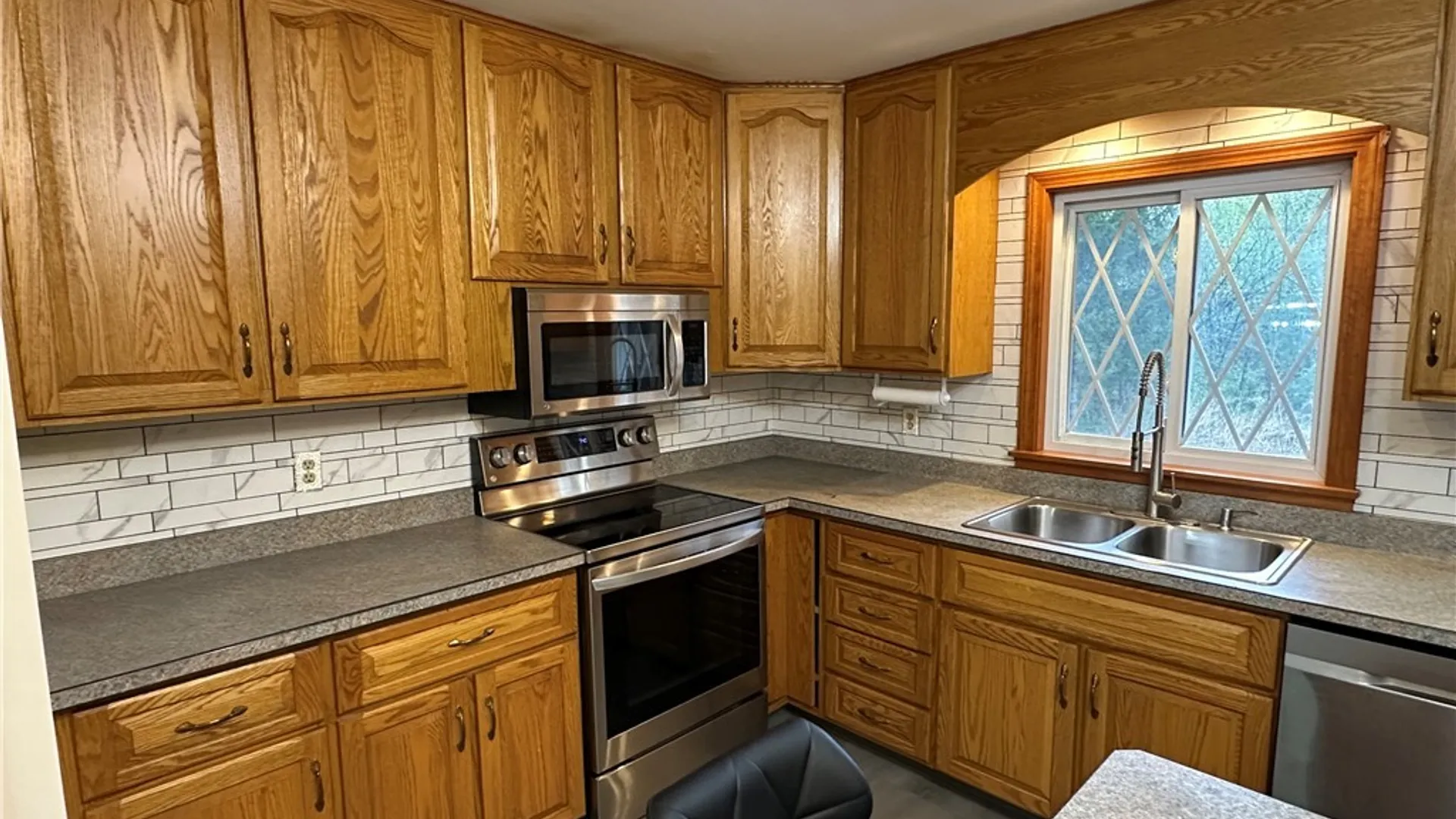 Property at 531 Cedarbrook Crescent, Utica, NY 13502 21