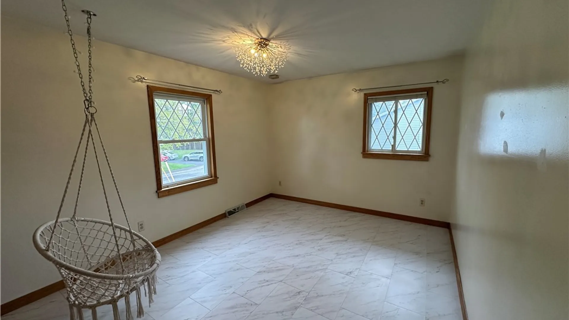 Property at 531 Cedarbrook Crescent, Utica, NY 13502 26