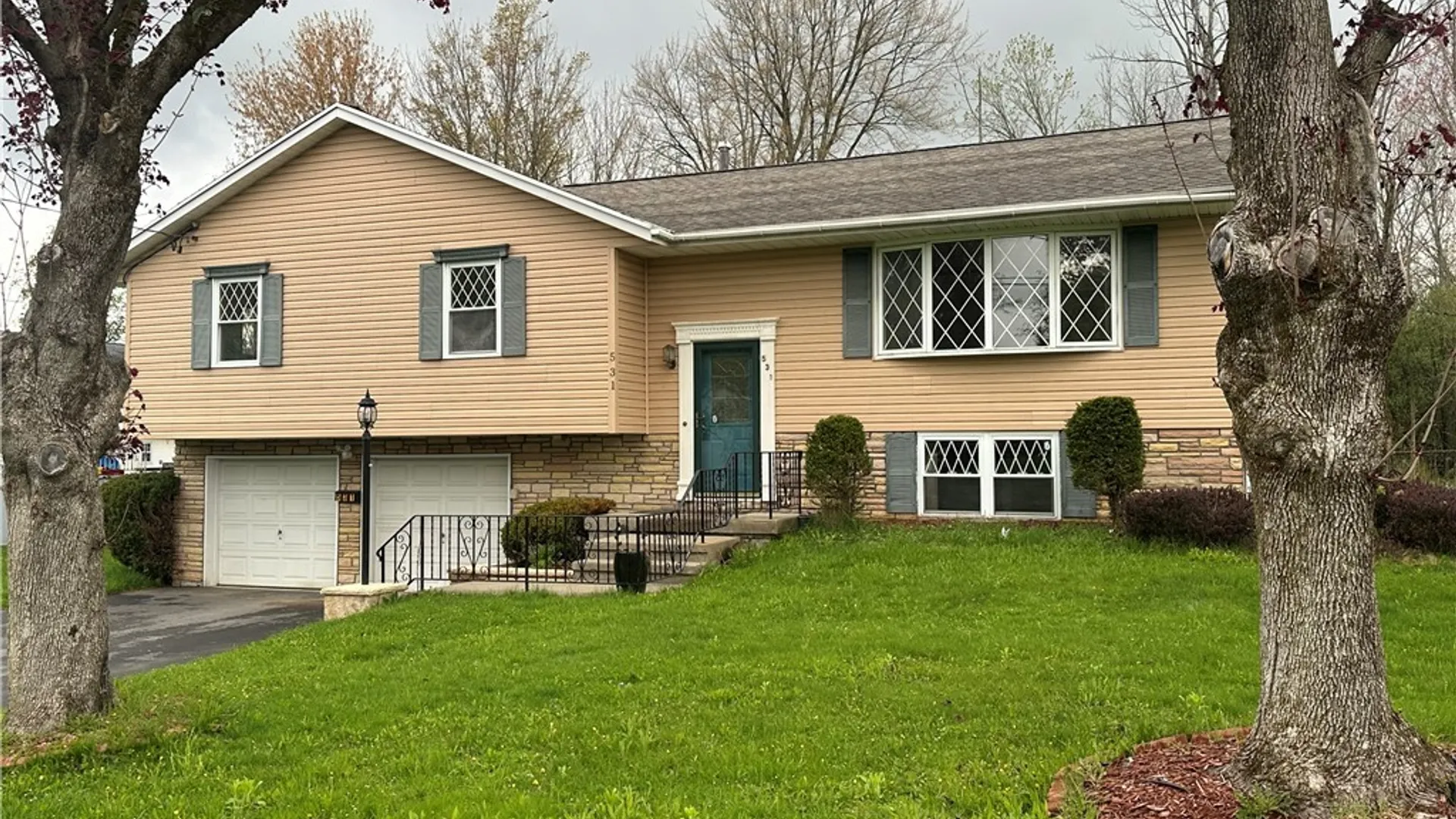 Property at 531 Cedarbrook Crescent, Utica, NY 13502 4