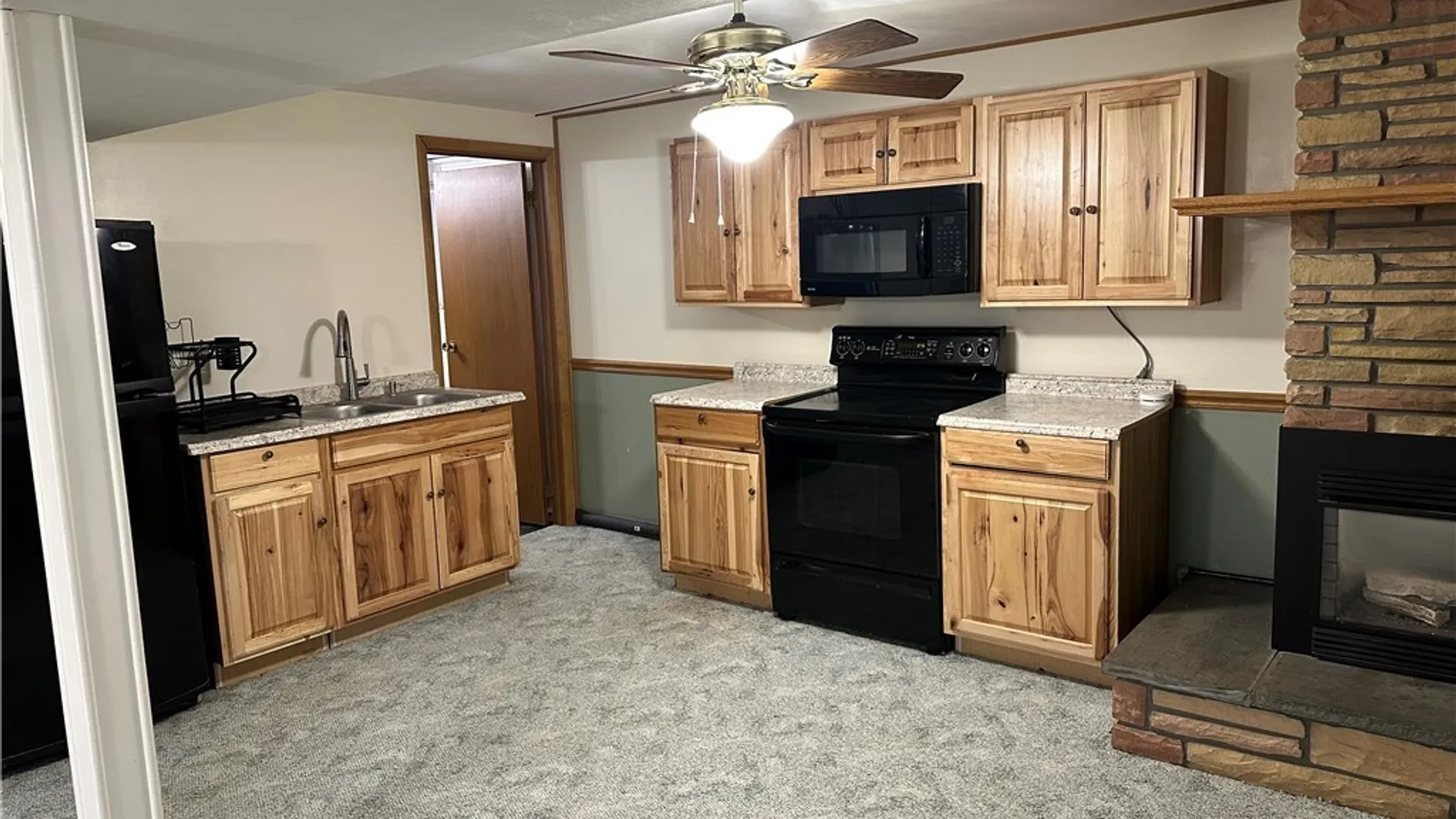 Property at 531 Cedarbrook Crescent, Utica, NY 13502 43