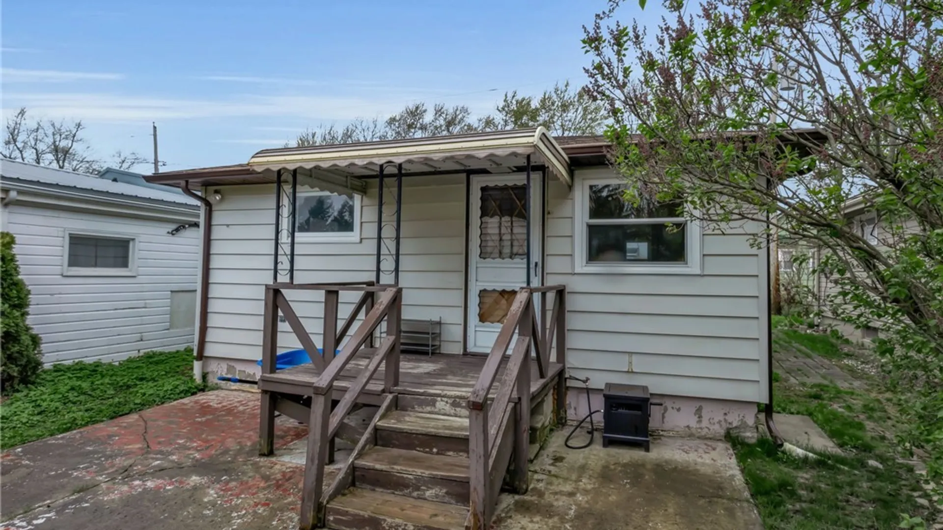 Property at 54 Shore Drive, Hamburg, NY 14219 6