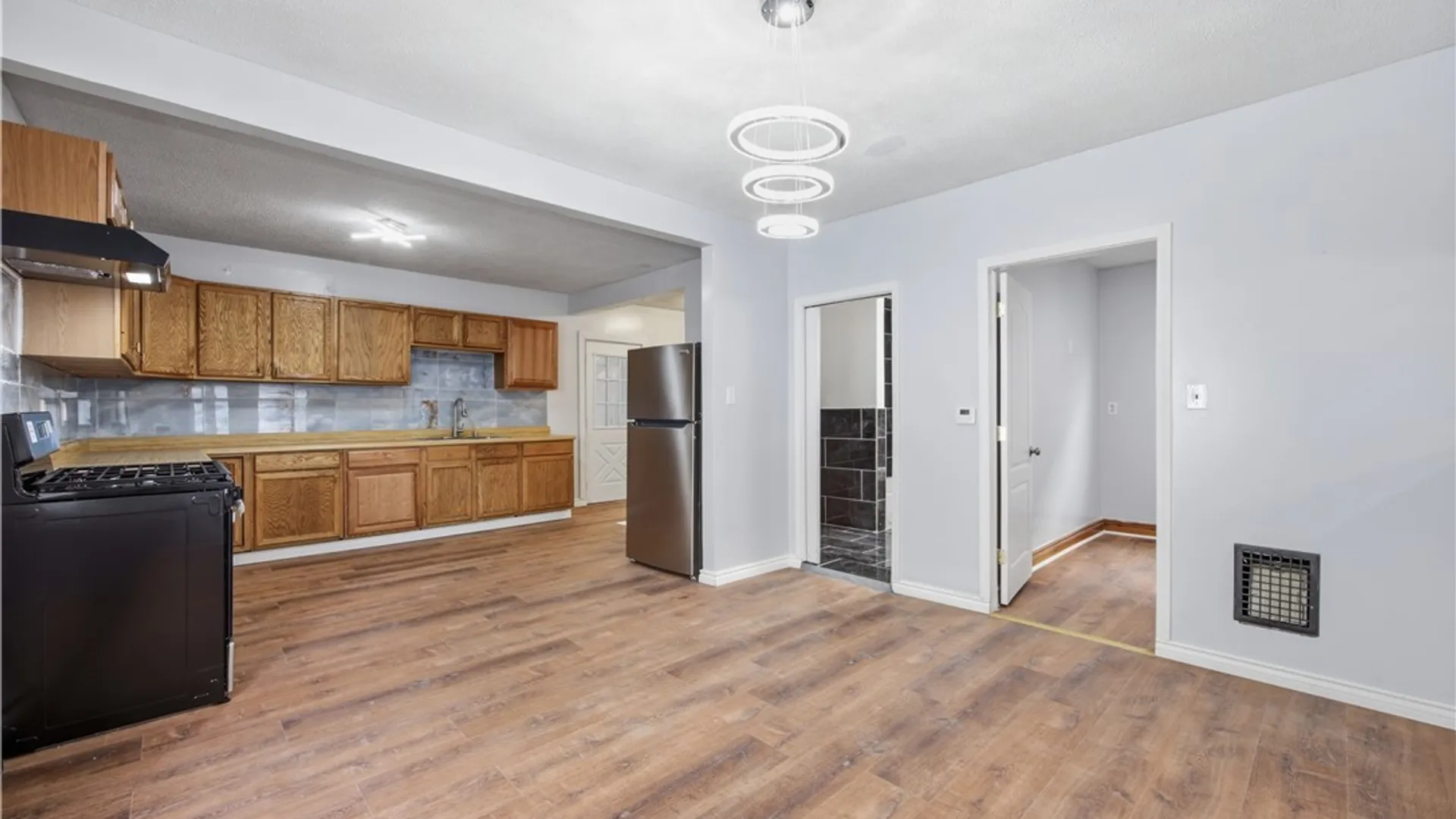 Property at 122 Dartmouth Avenue, Buffalo, NY 14215 15