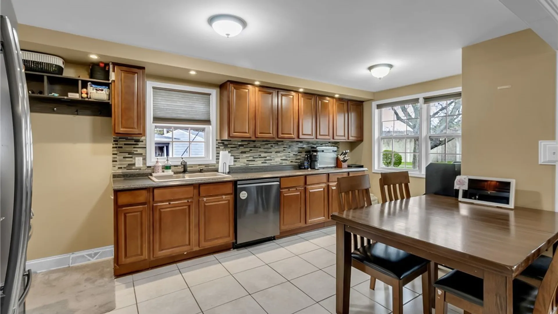 Property at 9 Smith Drive, Lackawanna, NY 14218 15