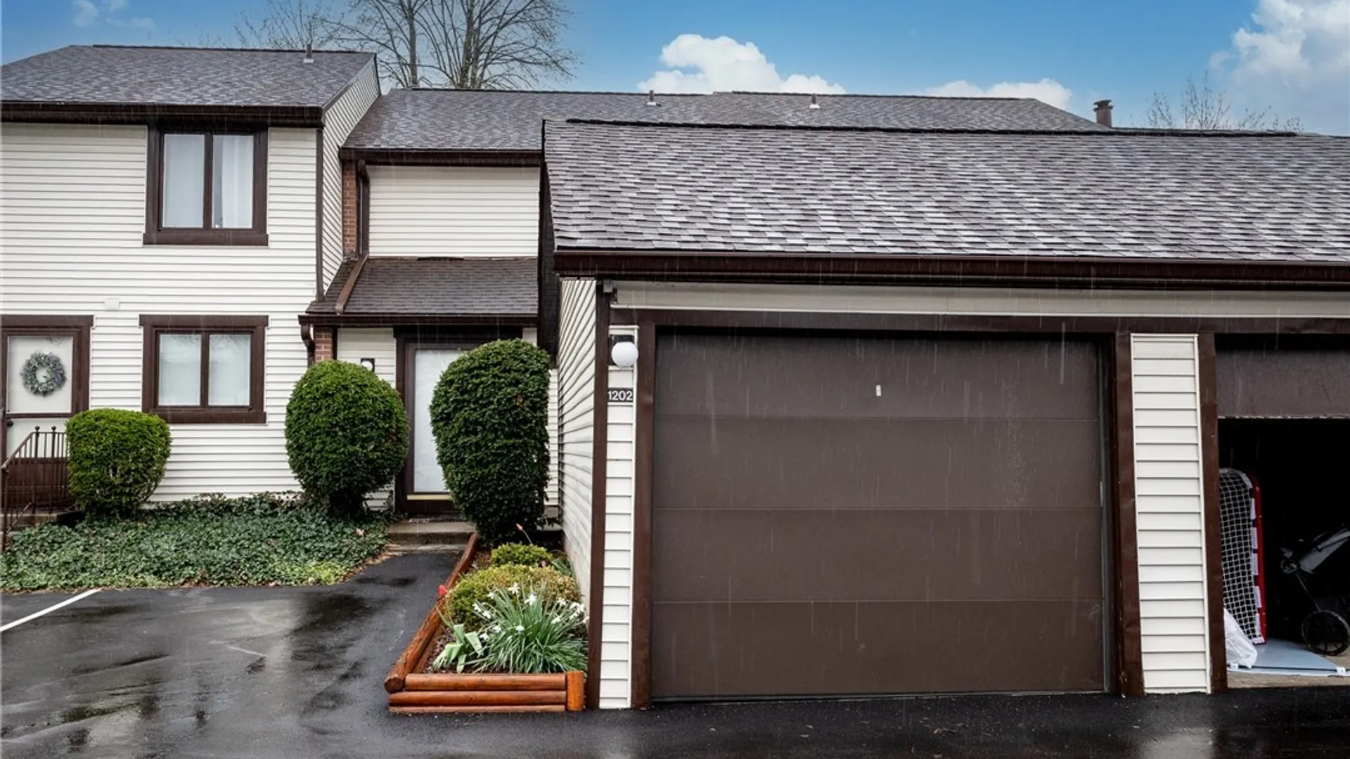 Property at 1202 Charlesgate Circle, Amherst, NY 14051 2