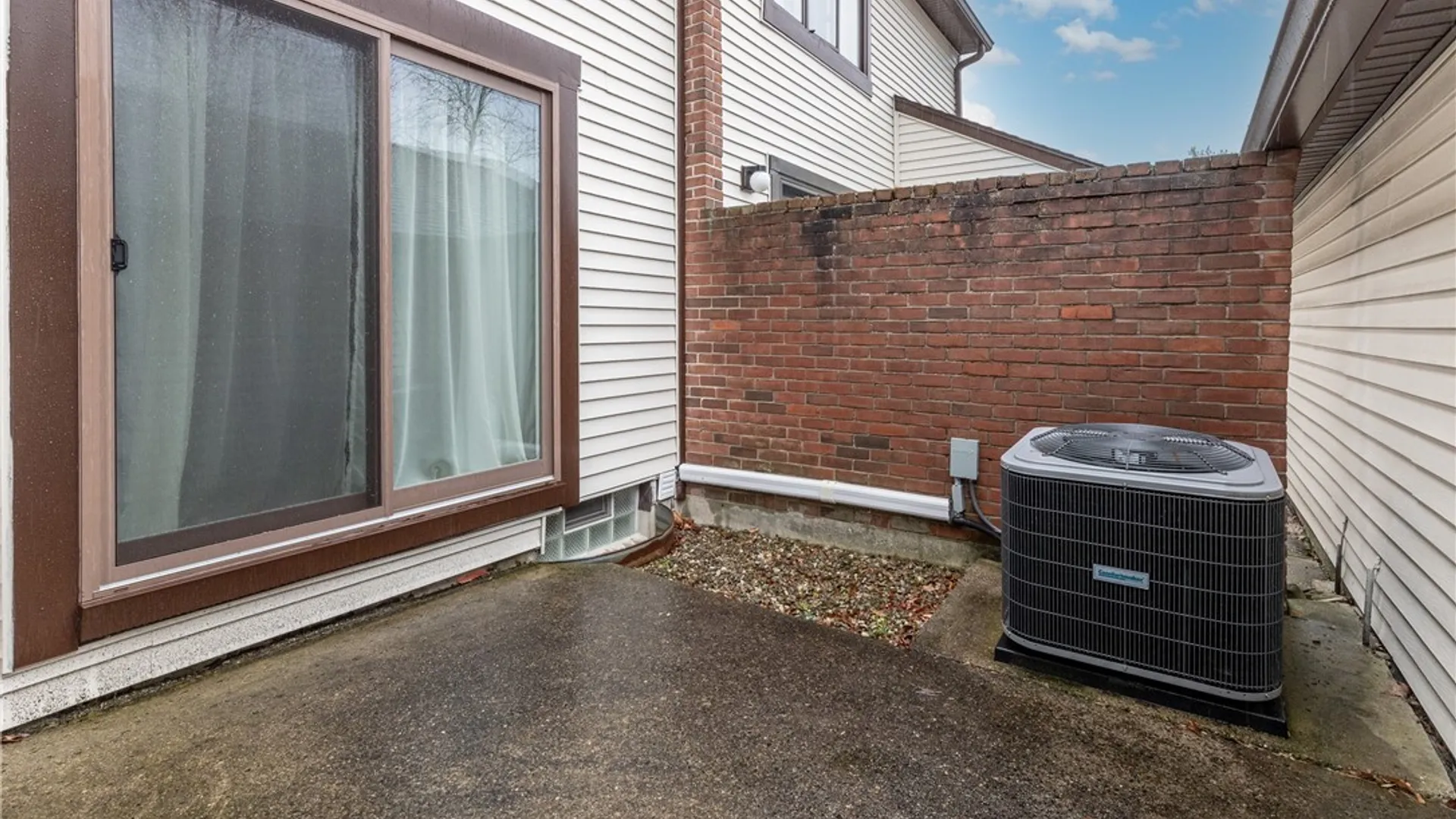 Property at 1202 Charlesgate Circle, Amherst, NY 14051 4