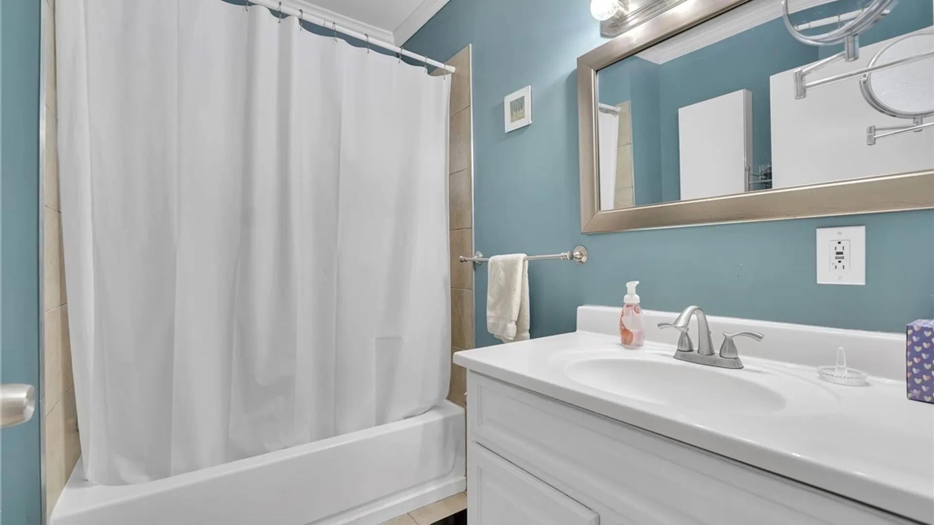 Property at 102 Saranac Avenue, Buffalo, NY 14216 19