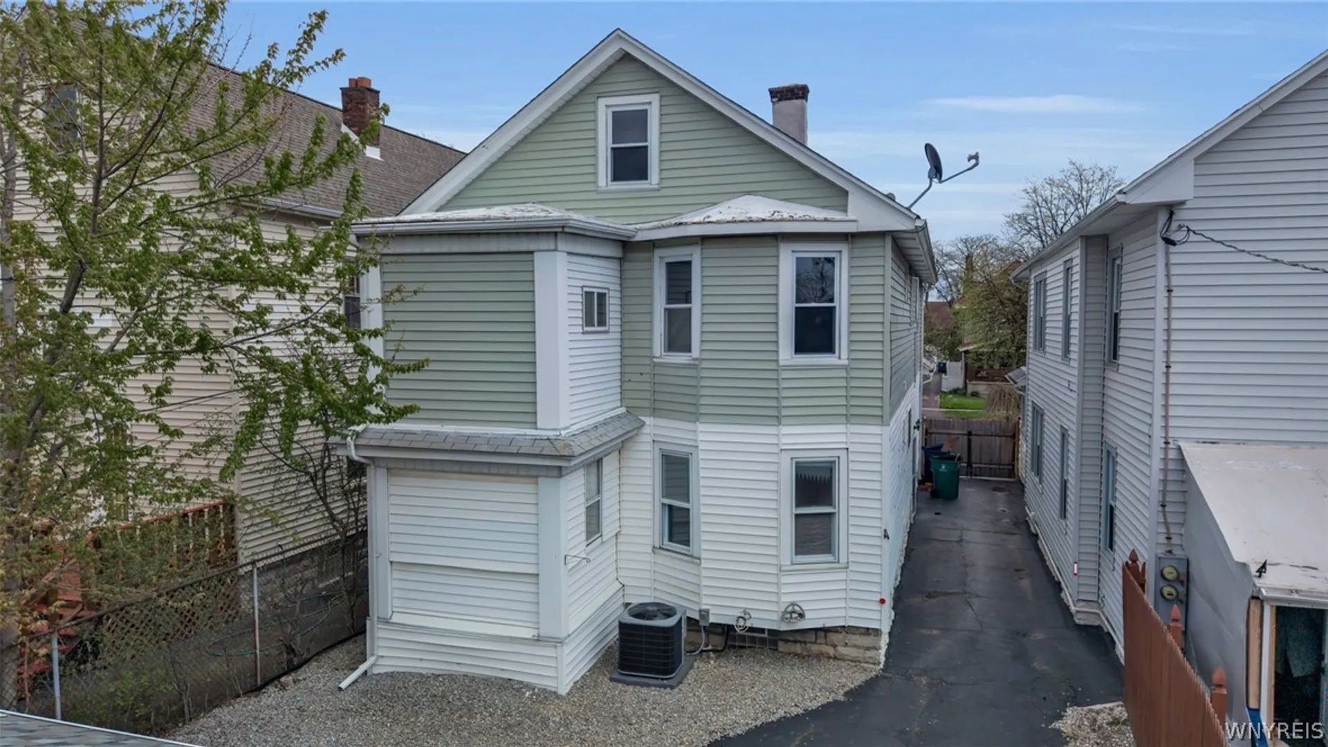 Property at 102 Saranac Avenue, Buffalo, NY 14216 4