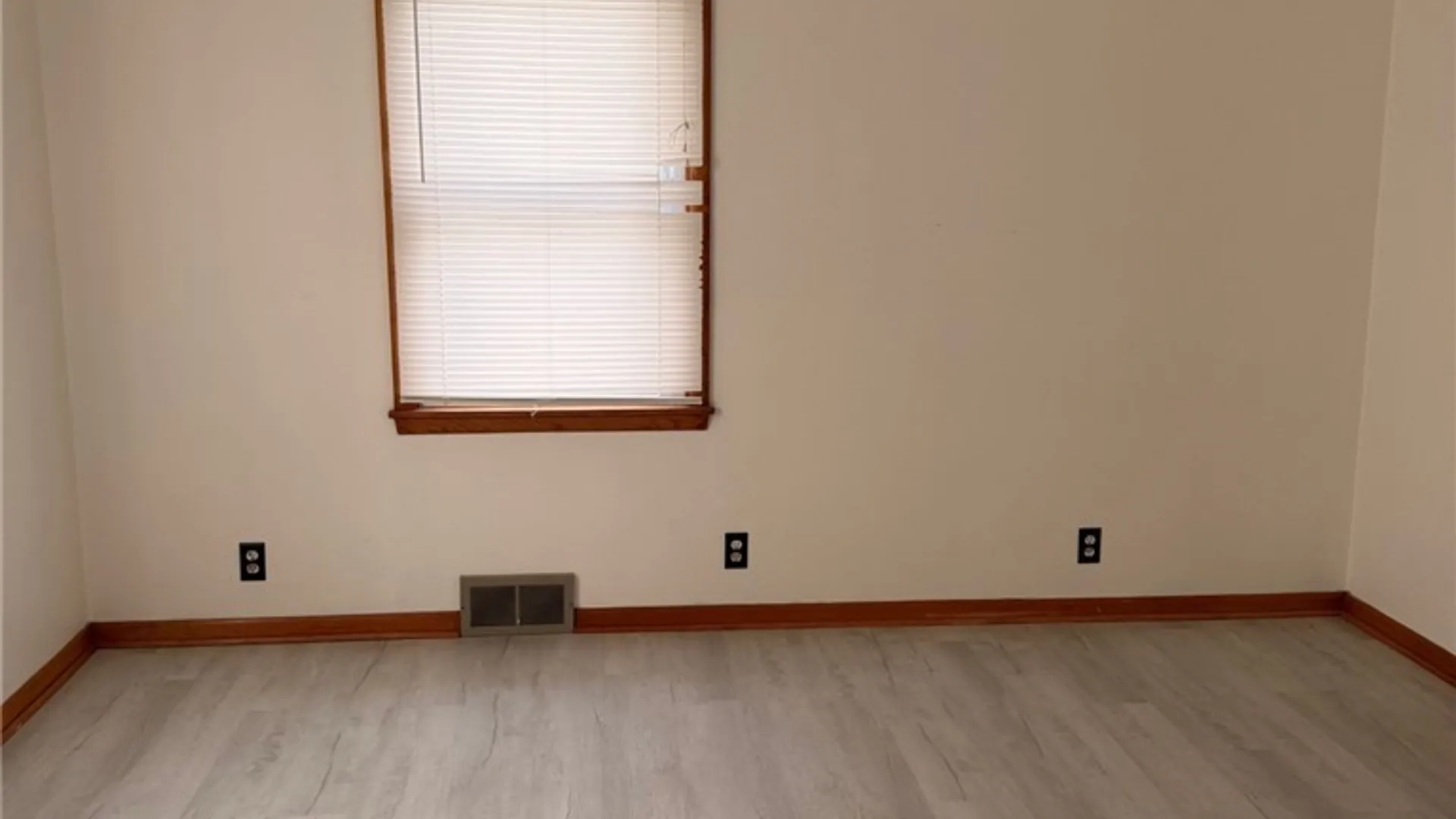 Property at 50 7th Avenue, North Tonawanda, NY 14120 10