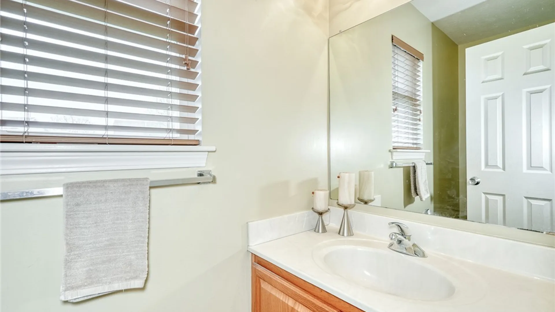 Property at 46 Middlesburough Park, Chili, NY 14514 22