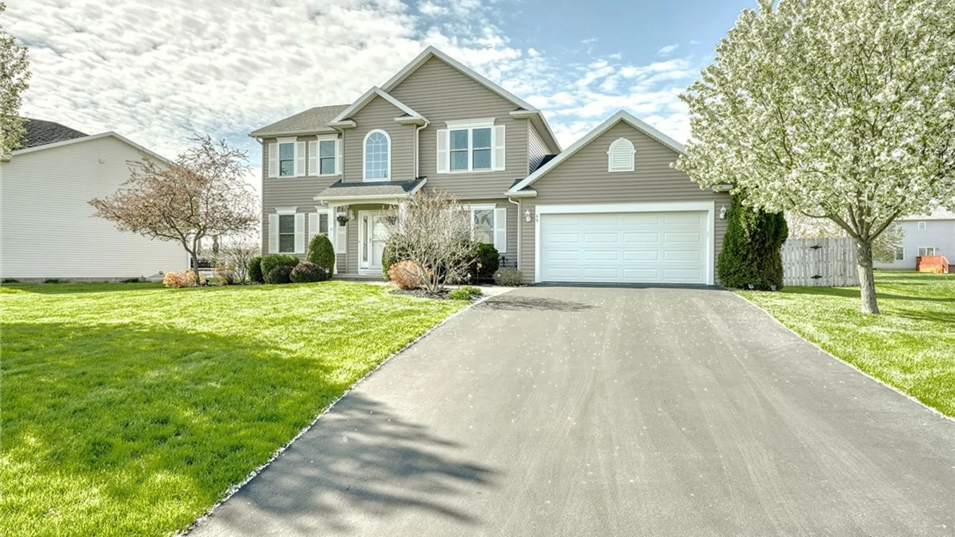 Property at 46 Middlesburough Park, Chili, NY 14514 3