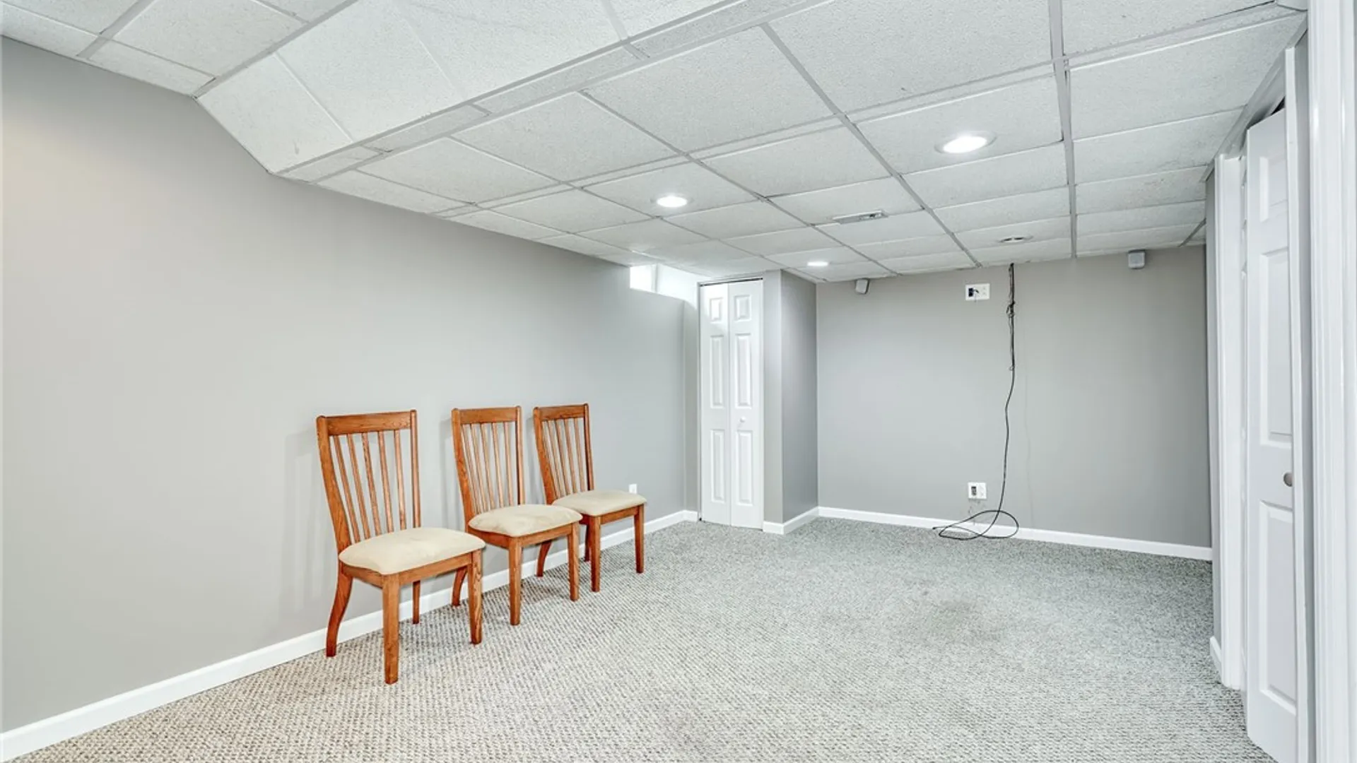 Property at 46 Middlesburough Park, Chili, NY 14514 41