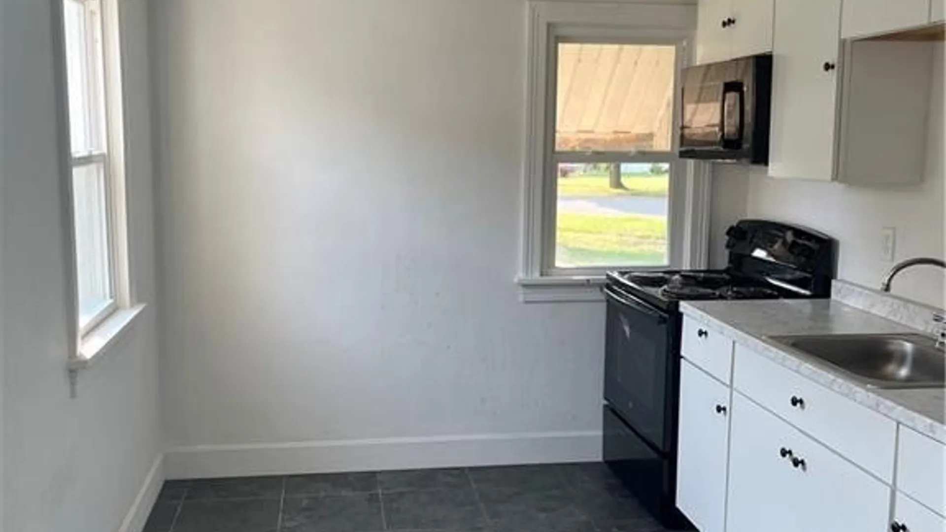 Property at 291 Fonda Drive, Cheektowaga, NY 14225 5