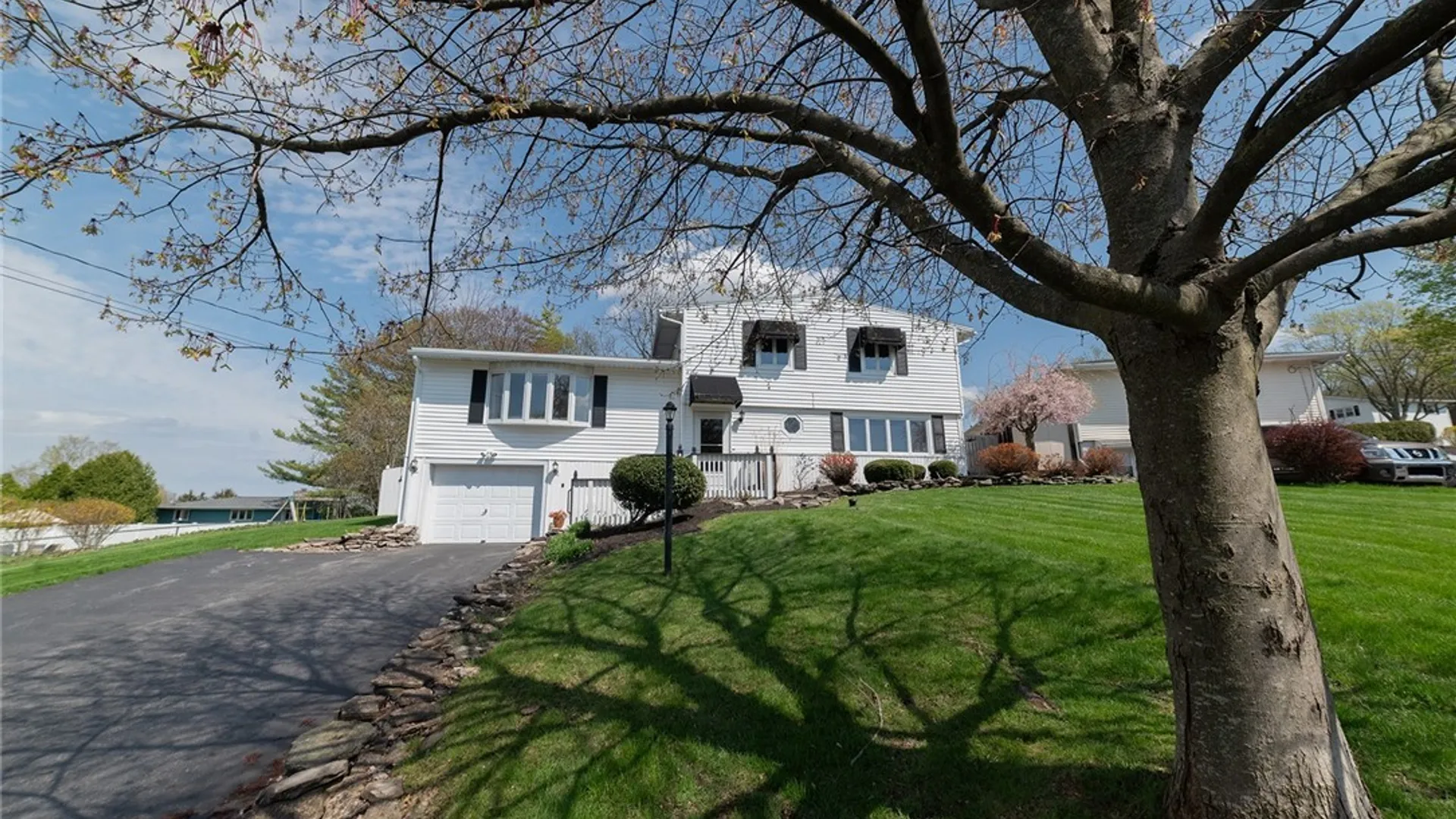 Property at 102 Seitz Drive, Camillus, NY 13031 2
