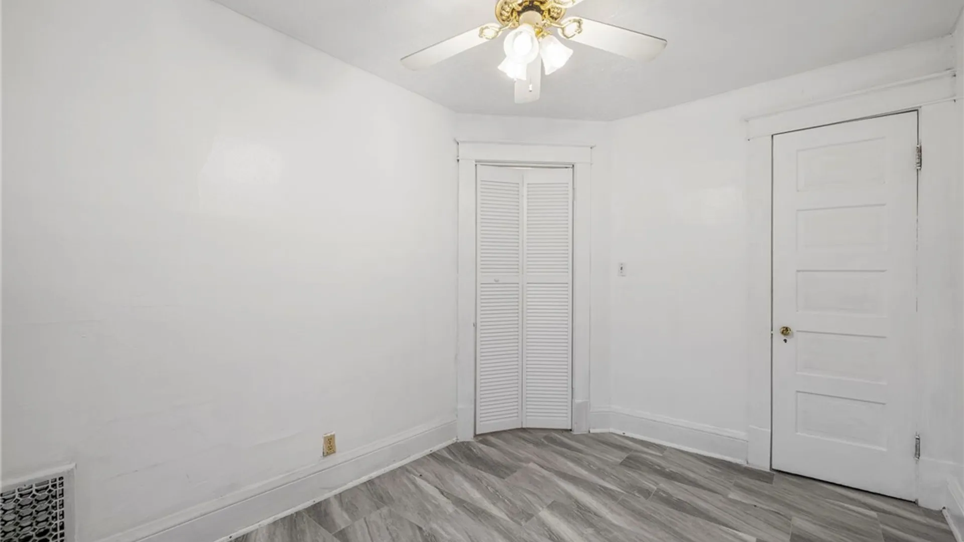 Property at 2436 Cleveland Avenue, Niagara Falls, NY 14305 21