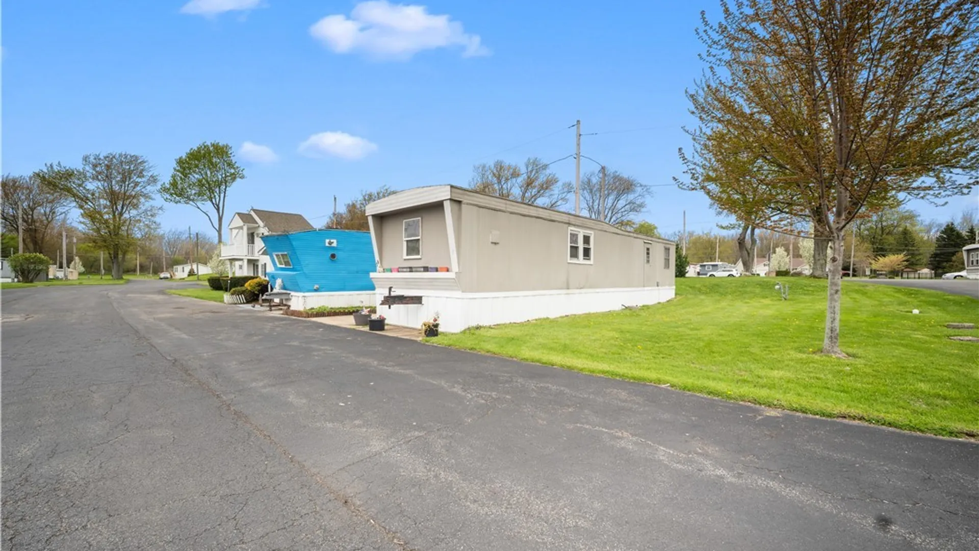 Property at 2080 River Road, Wheatfield, NY 14304 2