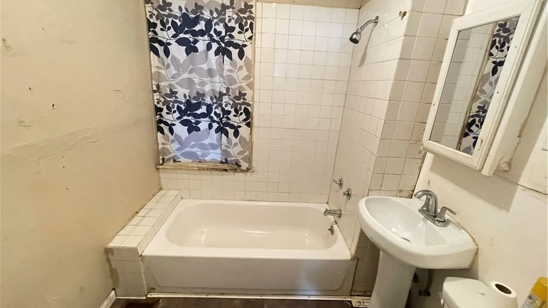 Property at 29 Garner Avenue, Buffalo, NY 14213 4