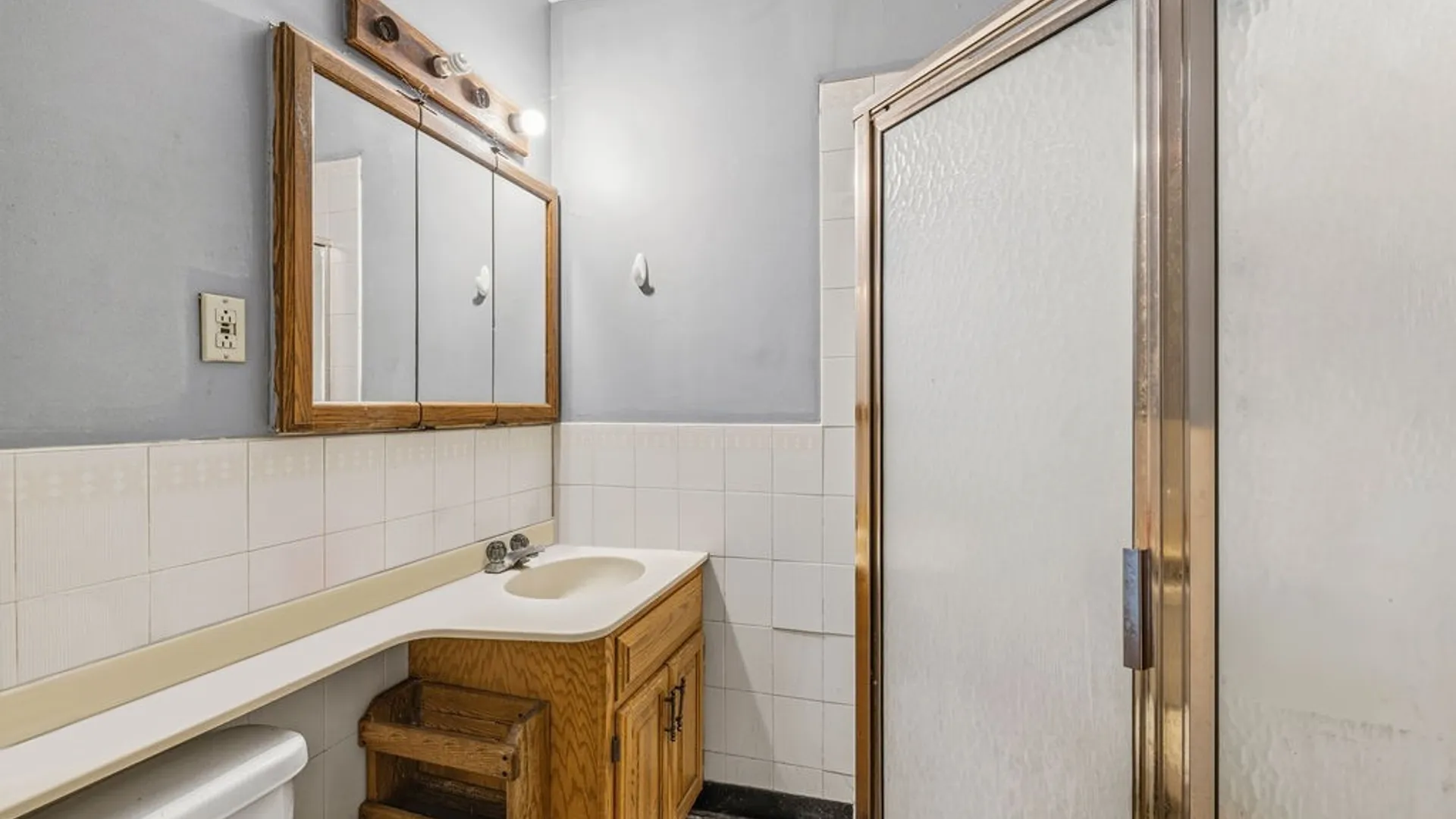 Property at 34 Englewood Avenue, Buffalo, NY 14214 21
