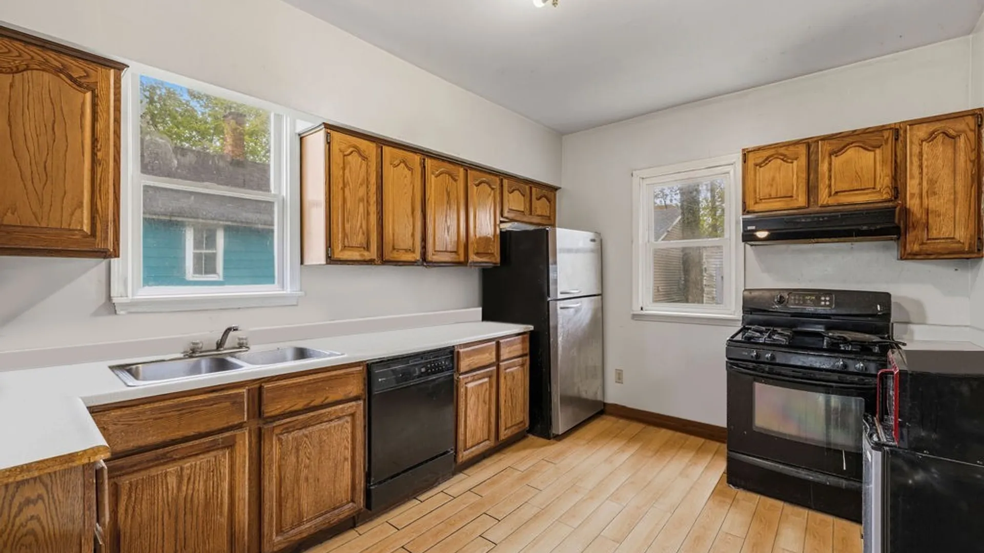 Property at 34 Englewood Avenue, Buffalo, NY 14214 9