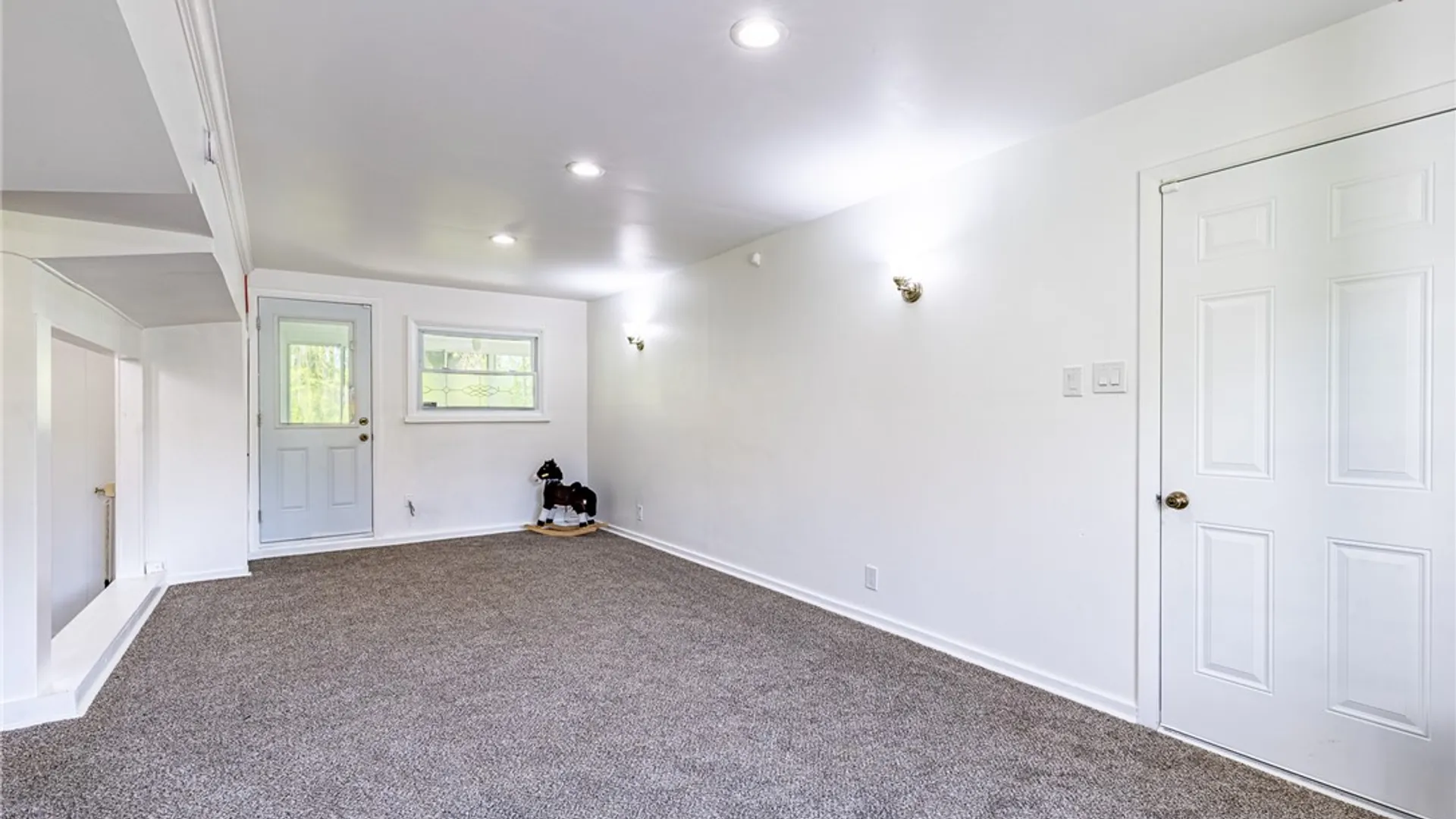 Property at 9 Amesbury Road, Henrietta, NY 14623 25