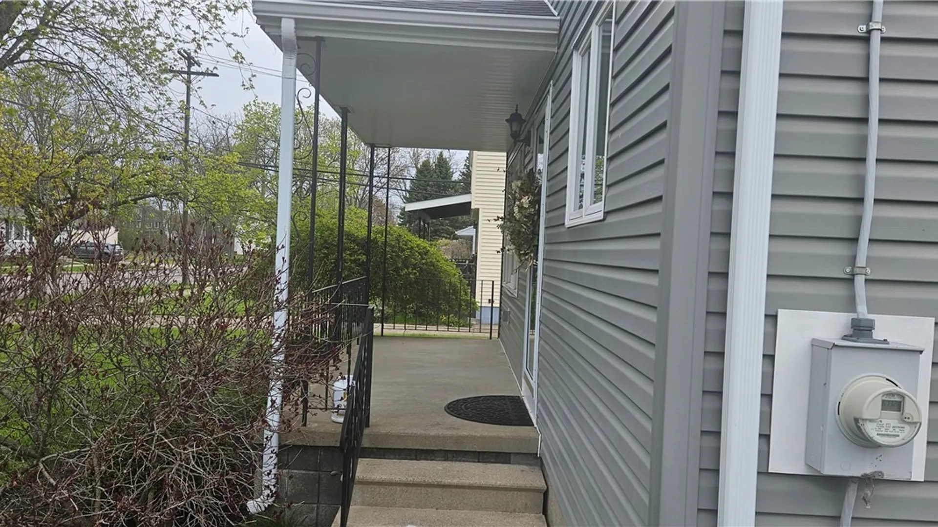 Property at 1087 100th Street, Niagara Falls, NY 14304 4