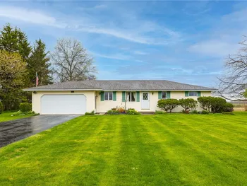 Property at 16475 Woodchuck Aly, Kendall, NY 14476