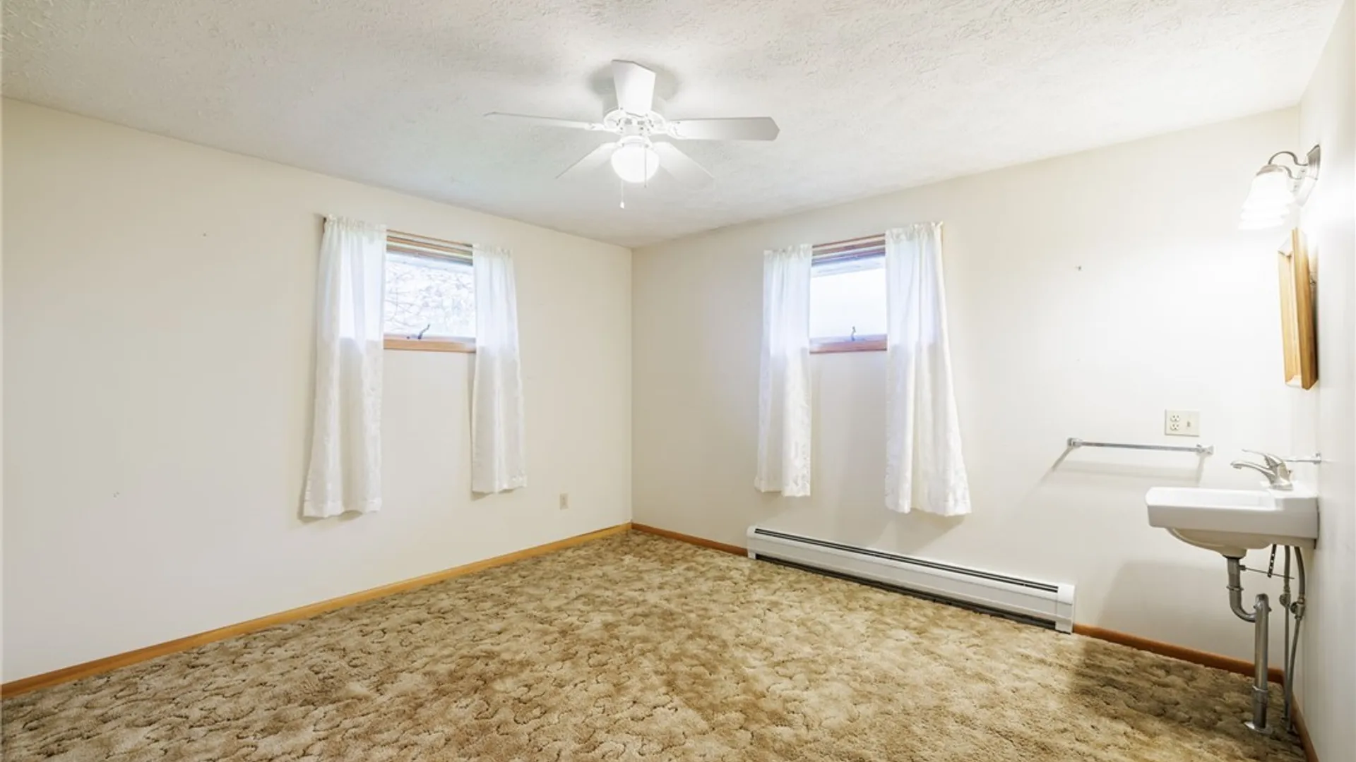 Property at 16475 Woodchuck Aly, Kendall, NY 14476 35