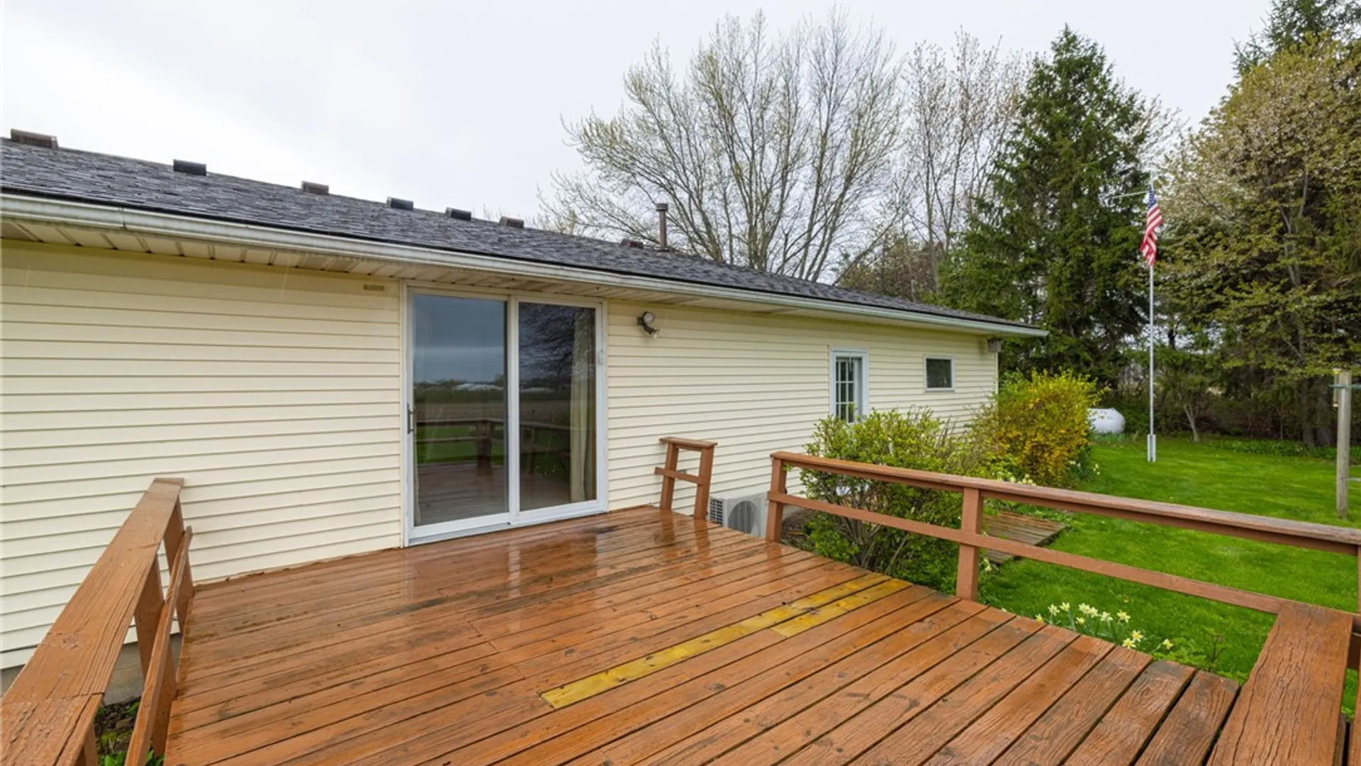 Property at 16475 Woodchuck Aly, Kendall, NY 14476 6