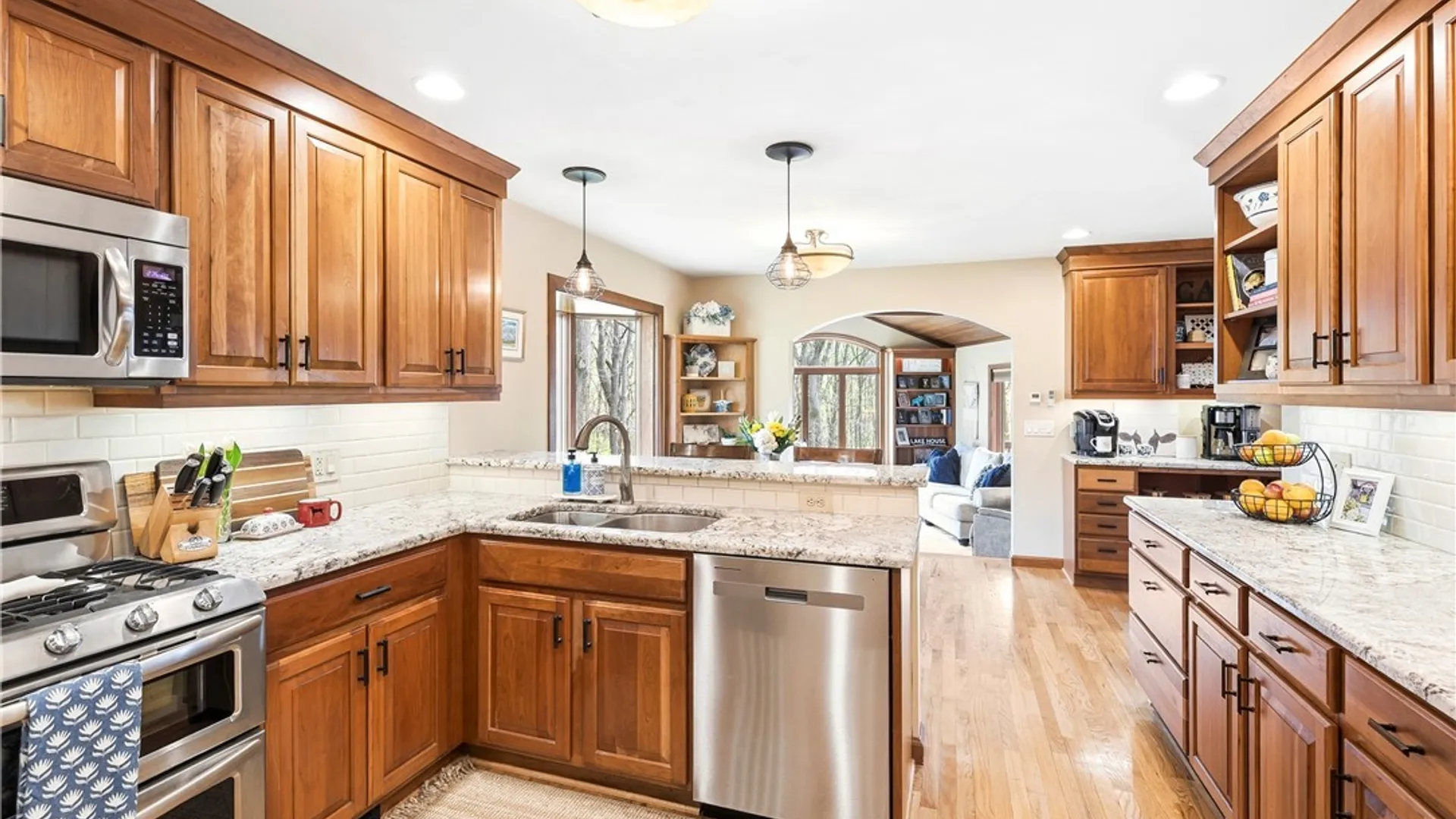 Property at 6 Woodmere, Skaneateles, NY 13152 11