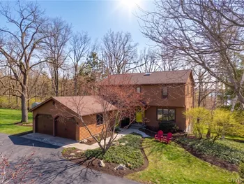 Property at 6 Woodmere, Skaneateles, NY 13152