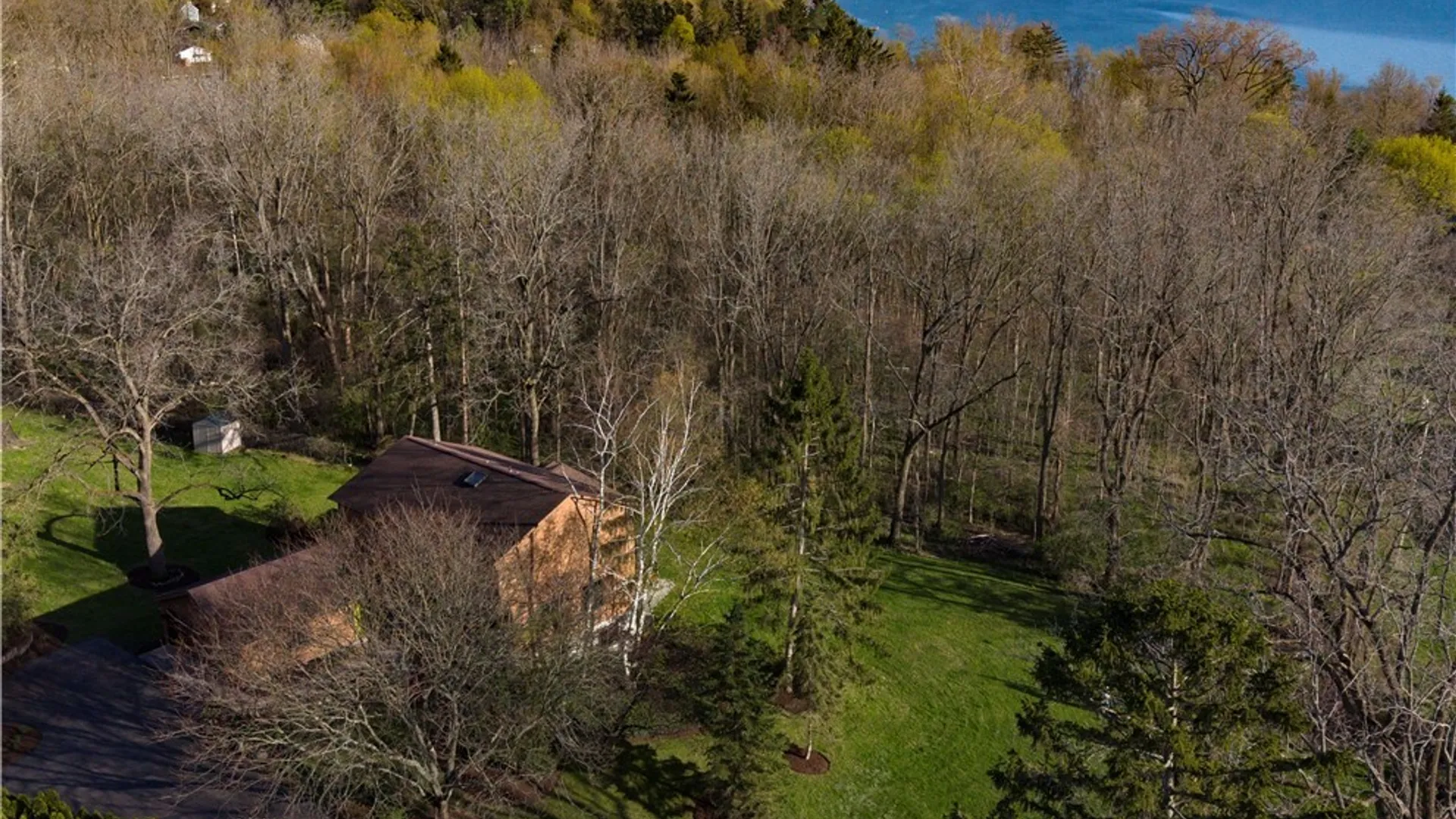 Property at 6 Woodmere, Skaneateles, NY 13152 2