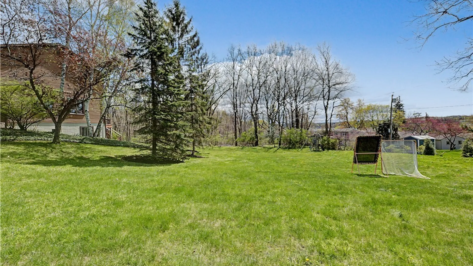 Property at 6 Woodmere, Skaneateles, NY 13152 32