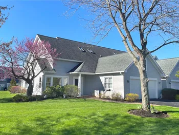 Property at 115 Carousel Ln, Canandaigua City, NY 14424