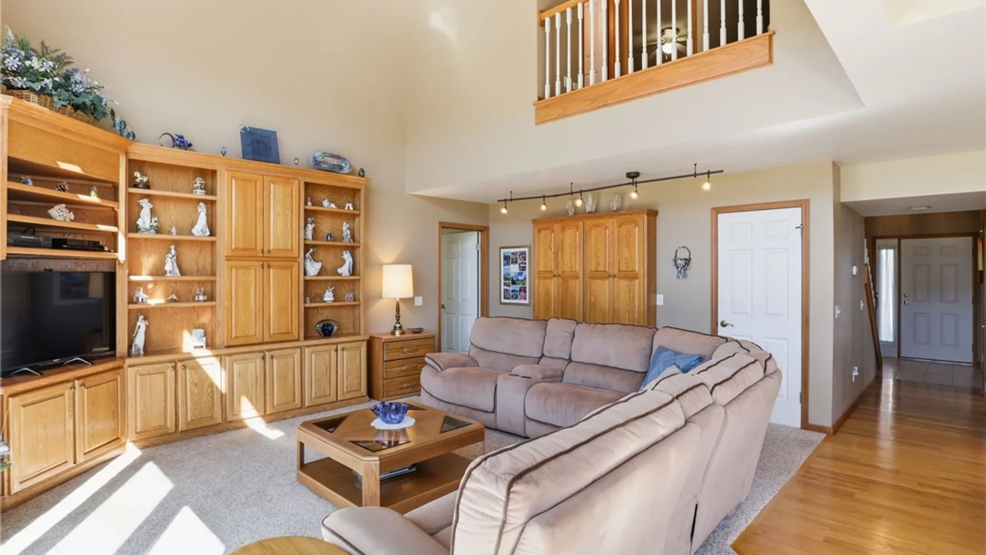 Property at 115 Carousel Ln, Canandaigua City, NY 14424 6