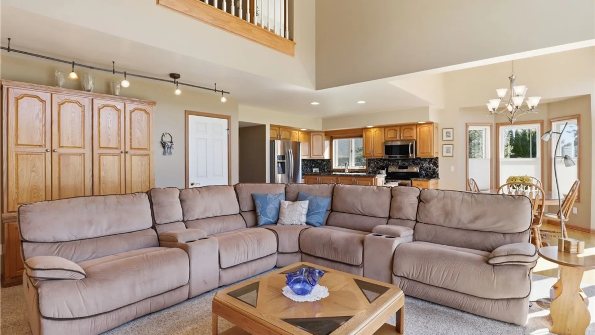 Property at 115 Carousel Ln, Canandaigua City, NY 14424 7