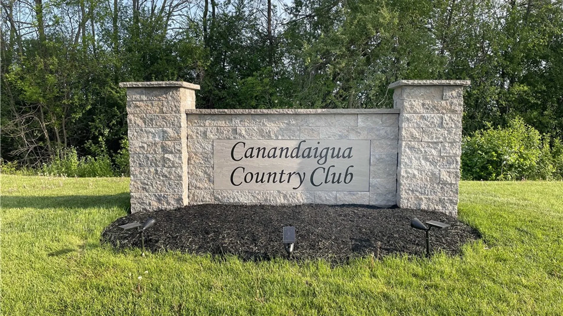 Property at 115 Carousel Ln, Canandaigua City, NY 14424 44