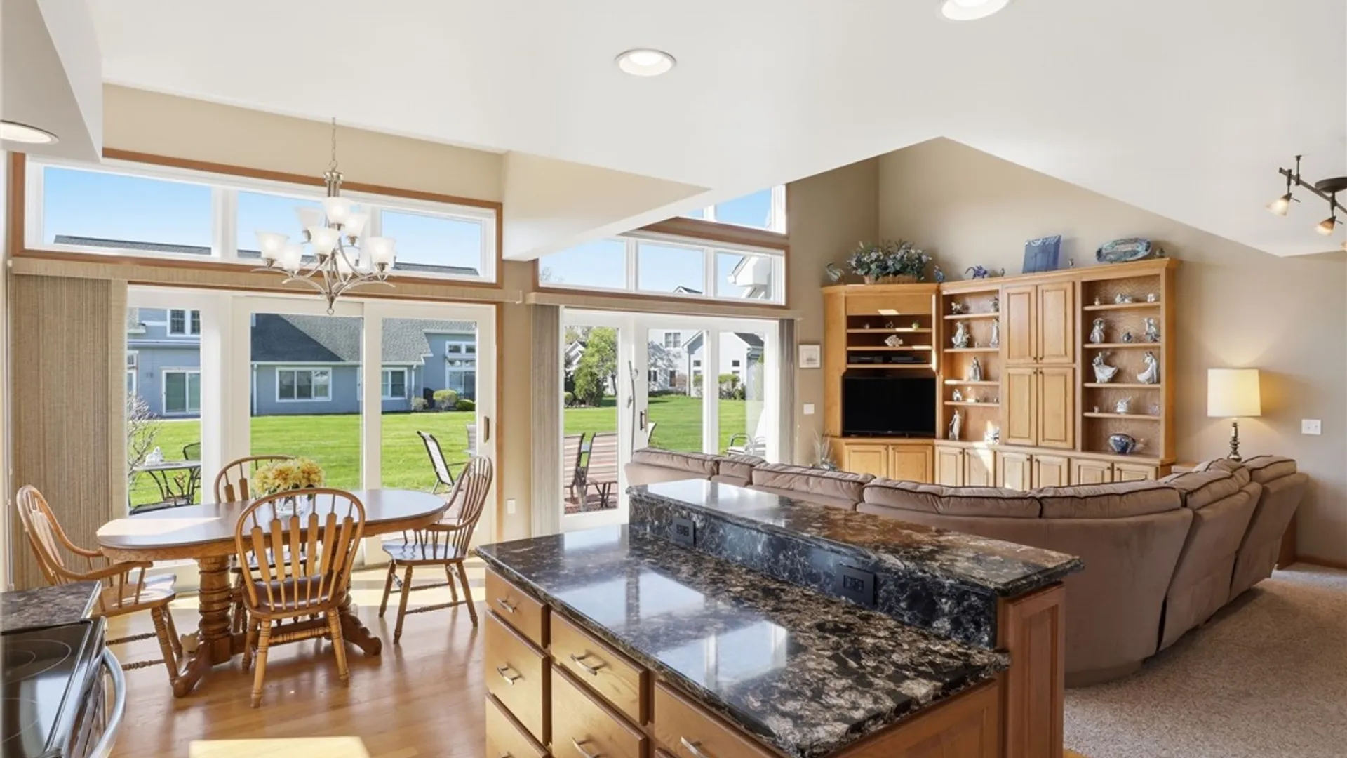 Property at 115 Carousel Ln, Canandaigua City, NY 14424 8