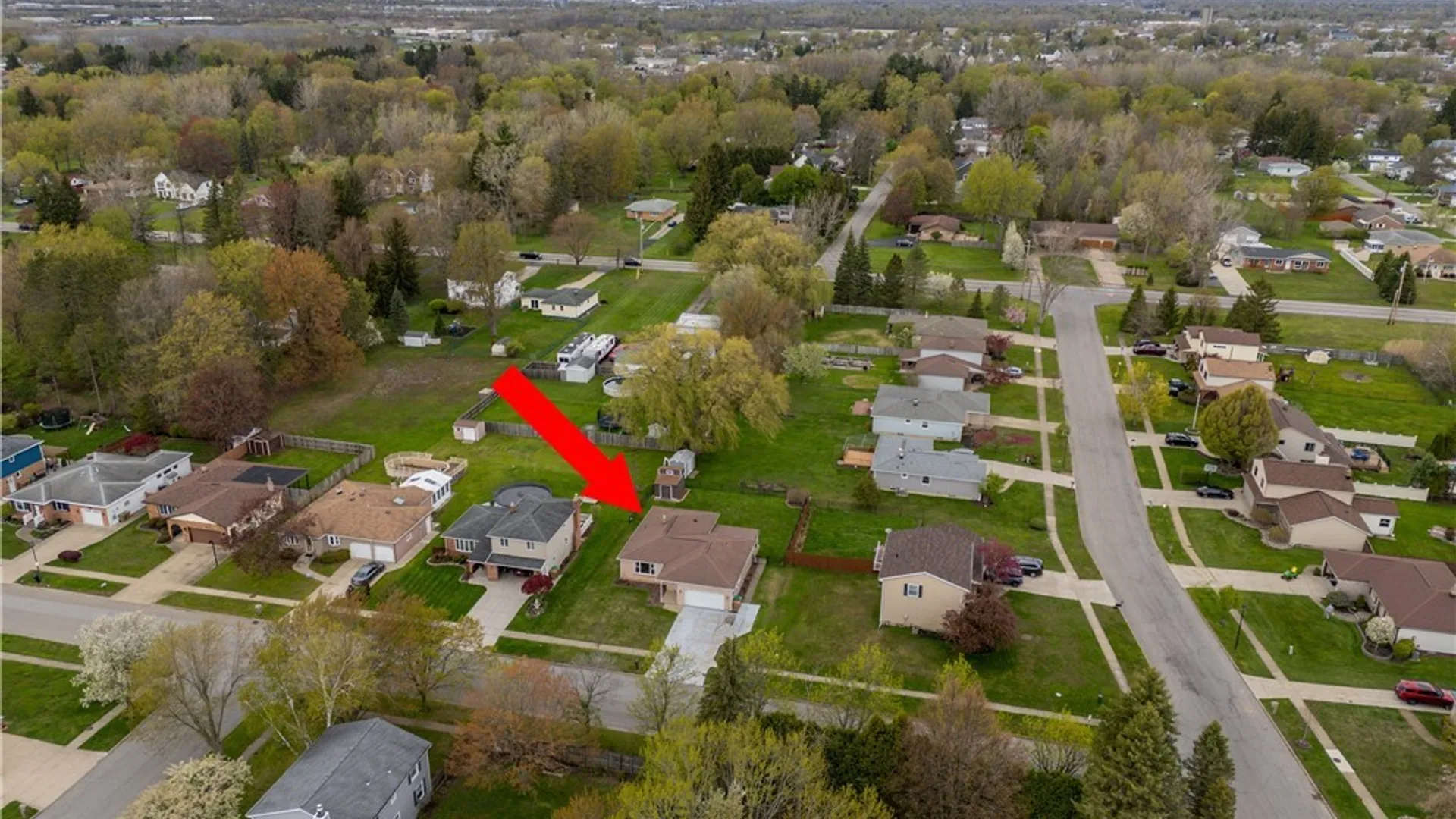 Property at 8 Cromwell Drive, Cheektowaga, NY 14043 32