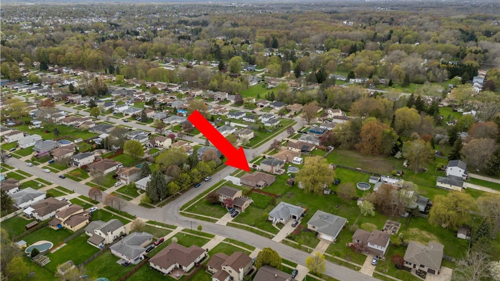 Property at 8 Cromwell Drive, Cheektowaga, NY 14043 34