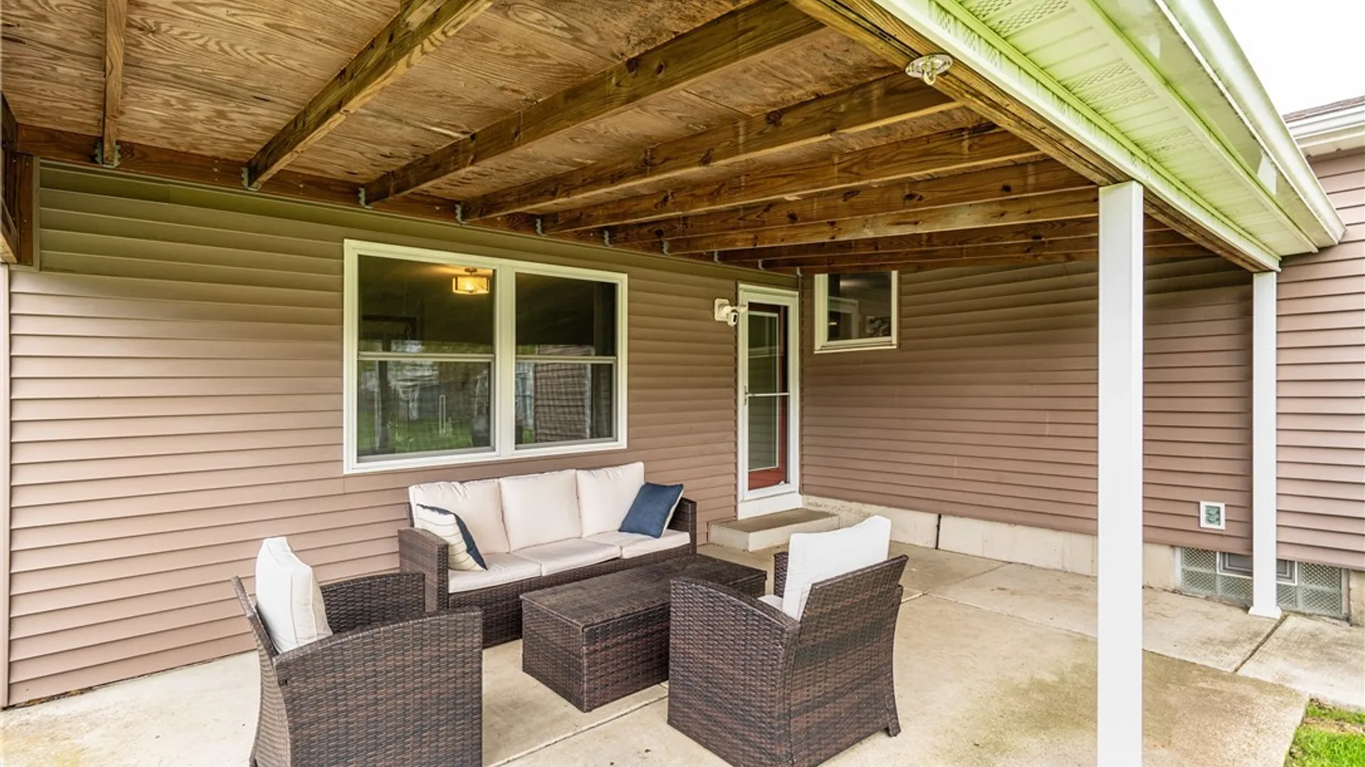 Property at 8 Cromwell Drive, Cheektowaga, NY 14043 36